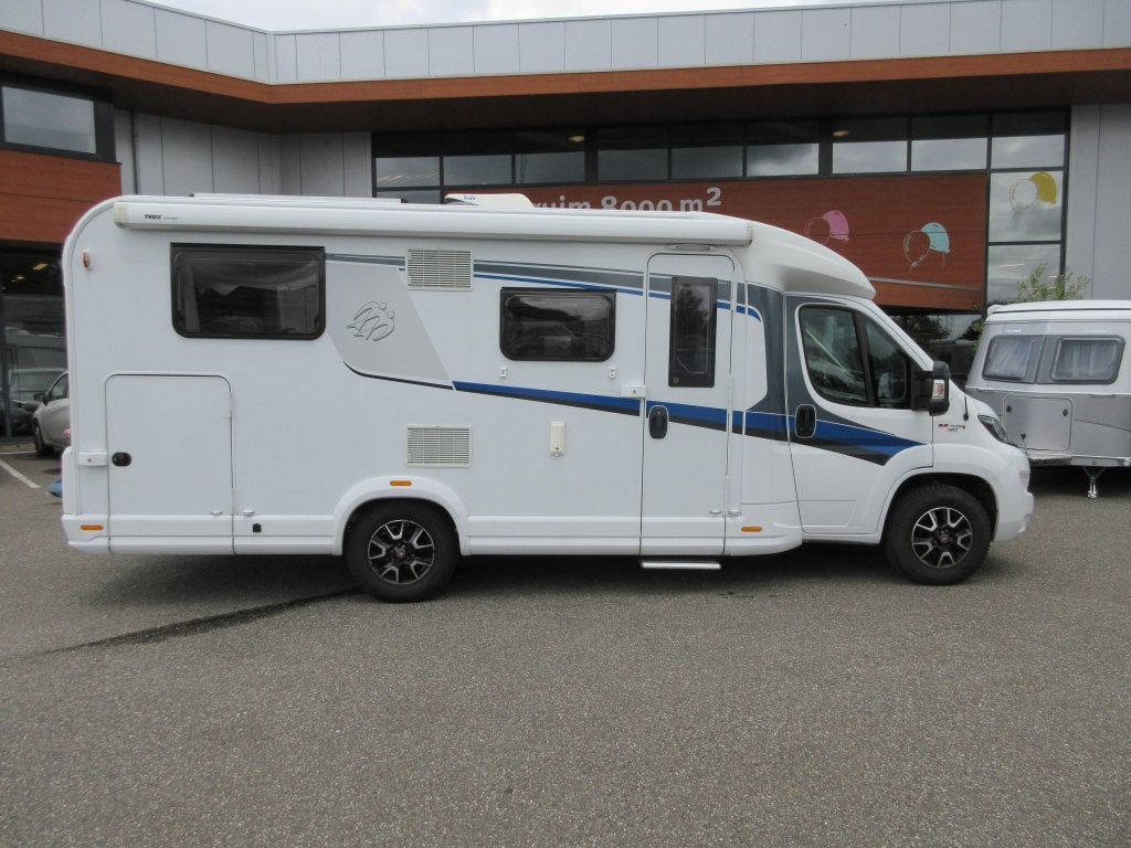 Knaus Sky TI 650 MEG AUTOMAAT AIRCO TREKHAAK, Caravans en Kamperen, Campers, Automaat, Ringverwarming, Fiat, Tot en met 2