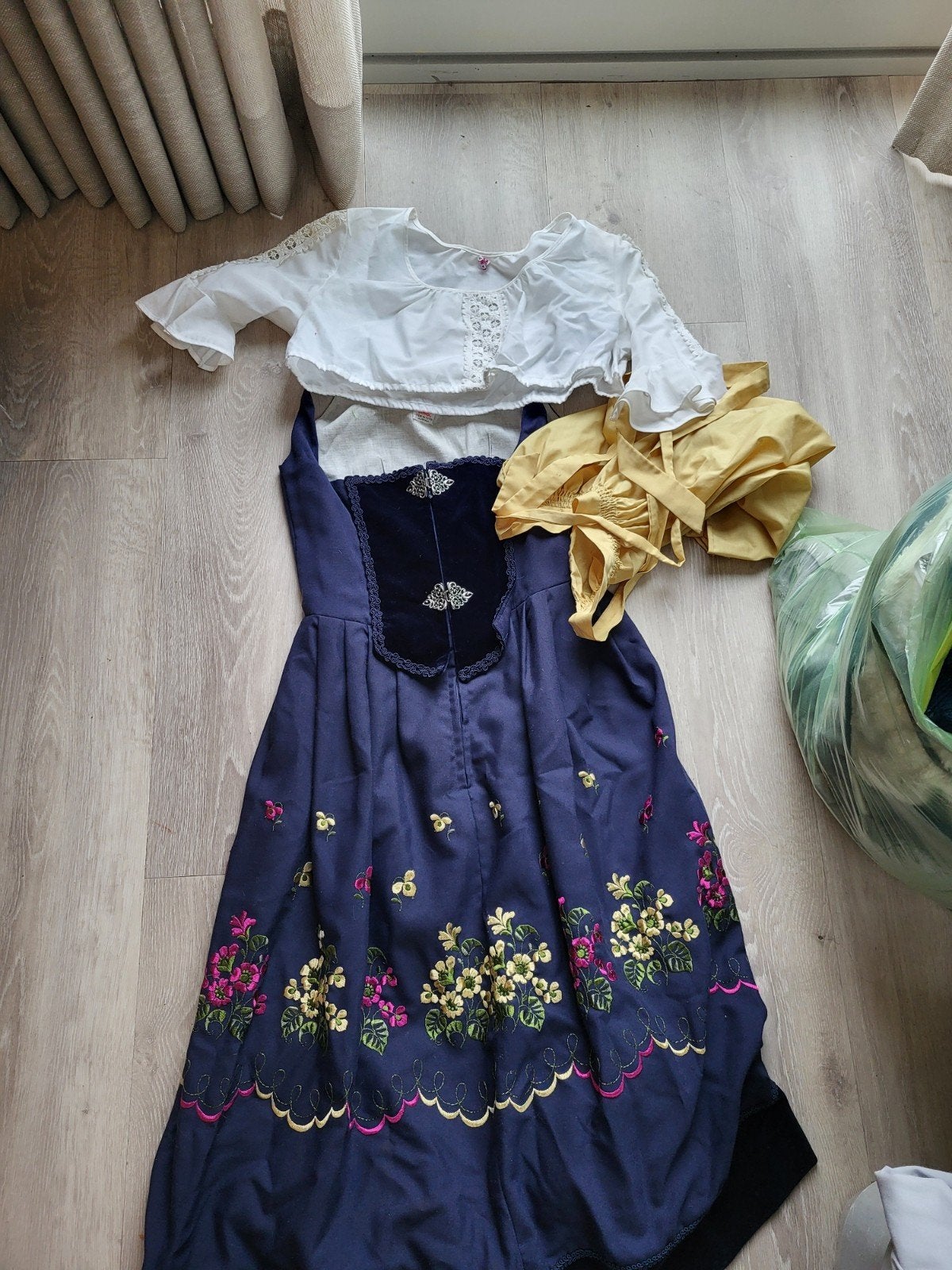 Traditionele Dirndl Jurk met Blouse en Schort - Maat 38, Kleding | Dames, Overige typen, Blauw, Gedragen, Zehner Dirndl