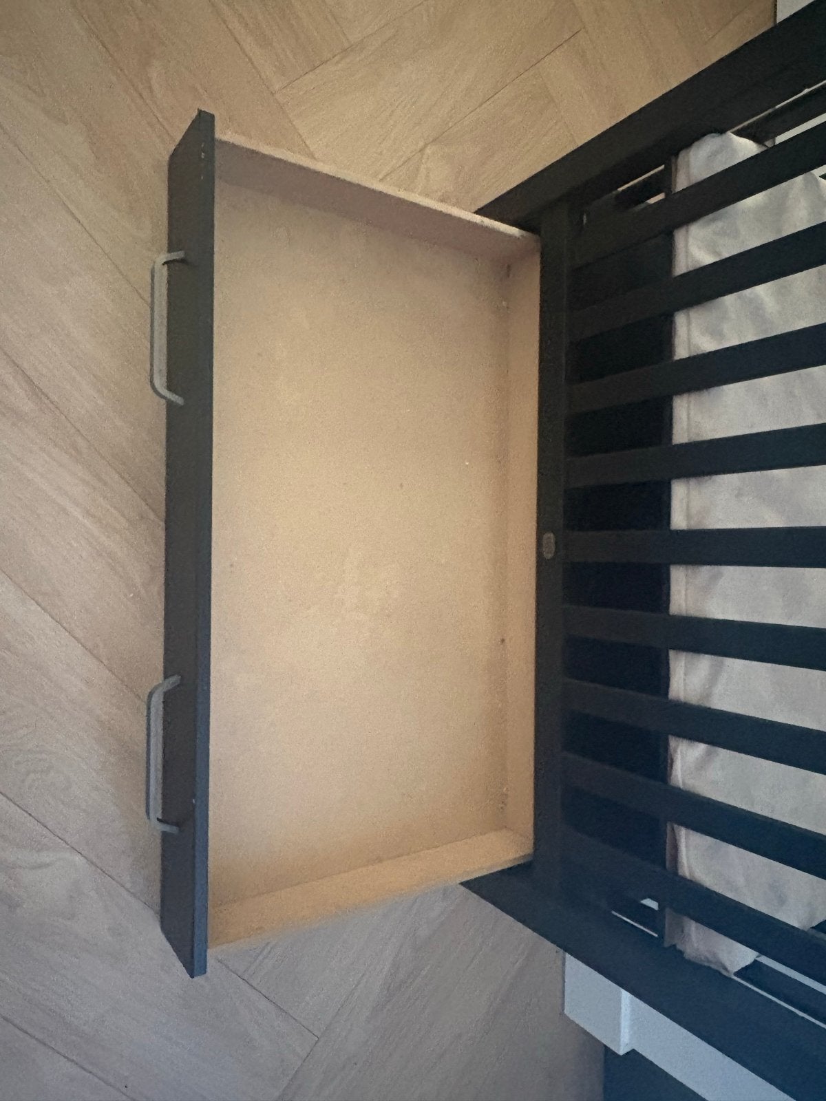 Zwarte box met lade, Kinderen en Baby's, Boxen, Ophalen, Zo goed als nieuw, Rechthoekig, Boxkleed