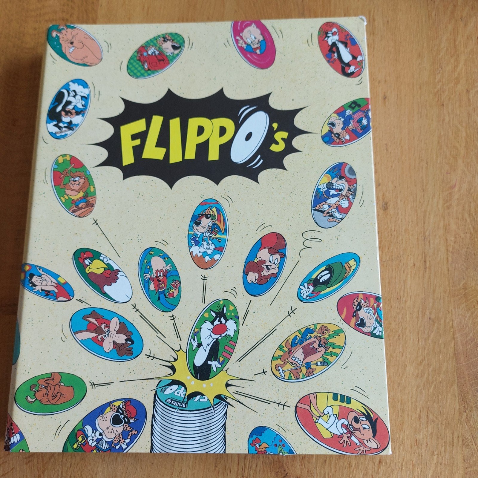 Grote Flippo collectie in map - Looney Tunes & Chester, Verzamelen, Ophalen of Verzenden, World, Verzameling, Met verzamelmap(pen)