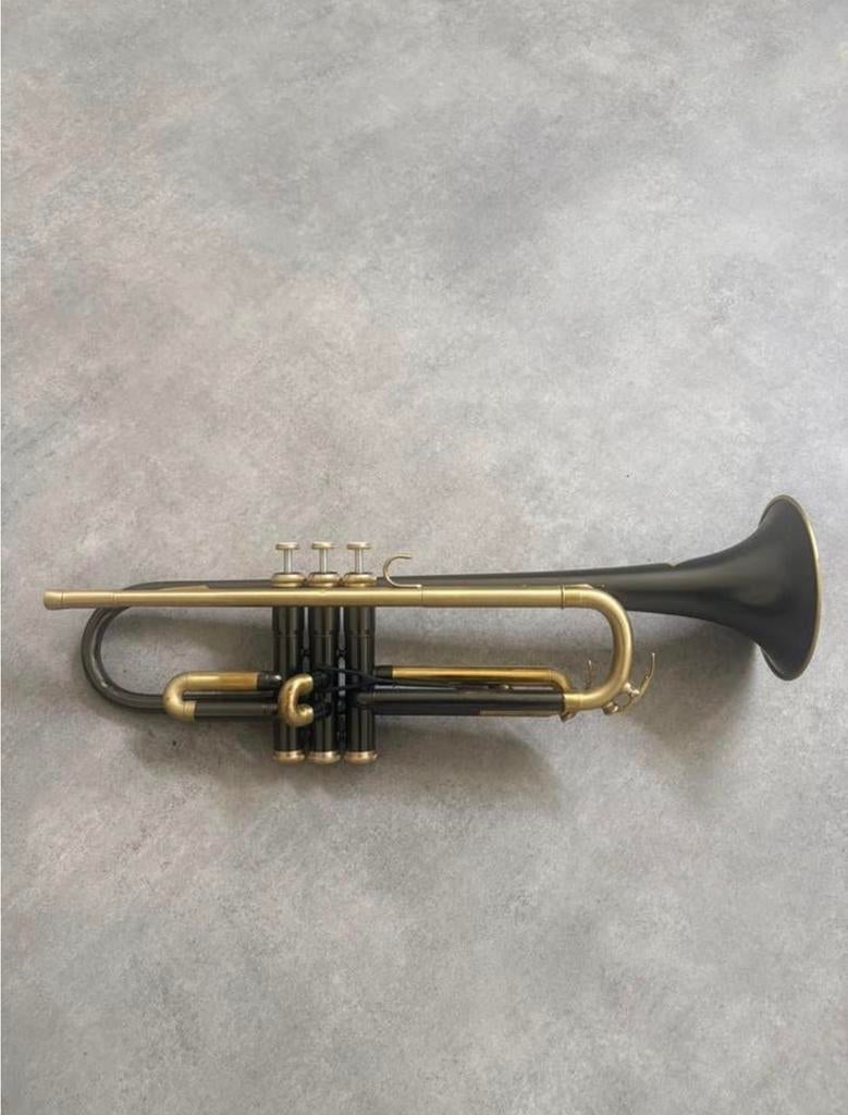 trompet Bes, Muziek en Instrumenten, Blaasinstrumenten | Trompetten, Ophalen of Verzenden, Zo goed als nieuw, Overige typen