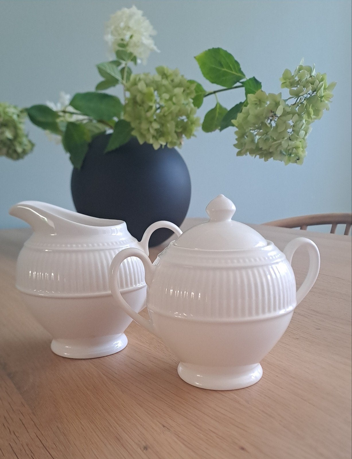 WEDGWOOD WINDSOR Roomstel (suikerpot + melkkan), Huis en Inrichting, Keuken | Servies, Overige typen, Ophalen of Verzenden, Zo goed als nieuw