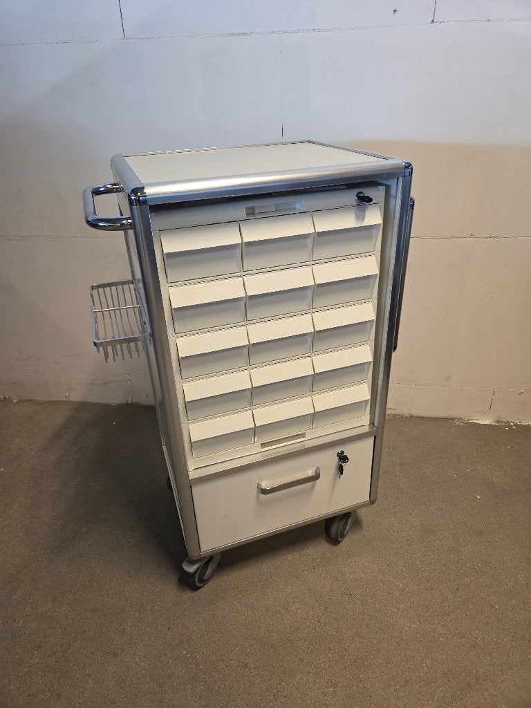 Medicijnkar / medicijn wagen 15 lades / afsluitbaar, Ophalen, Gebruikt