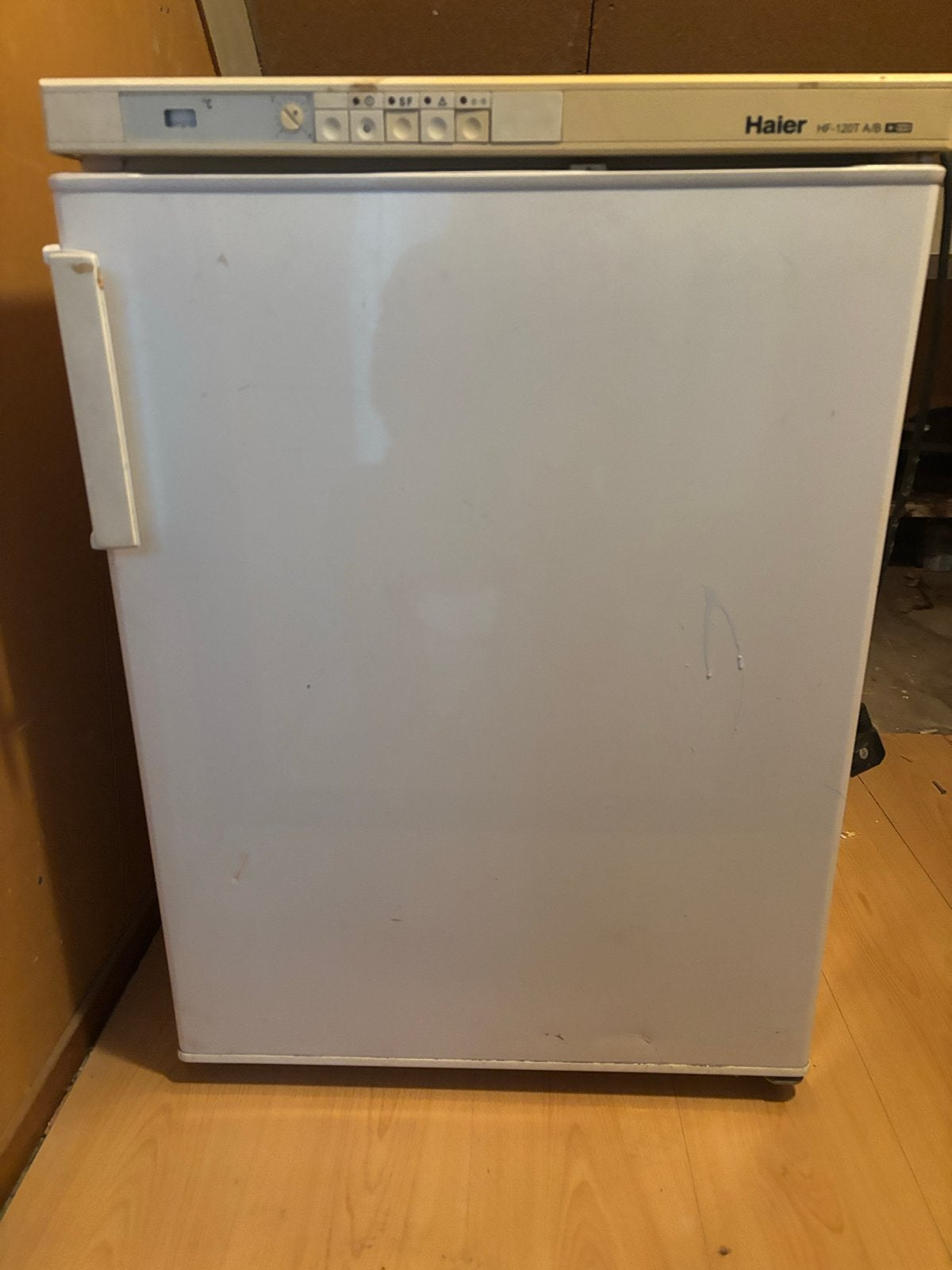 Haier HF-120T A/B vrieskast - Compact en efficiënt, Gebruikt, Minder dan 60 cm, Vrijstaand, Ophalen