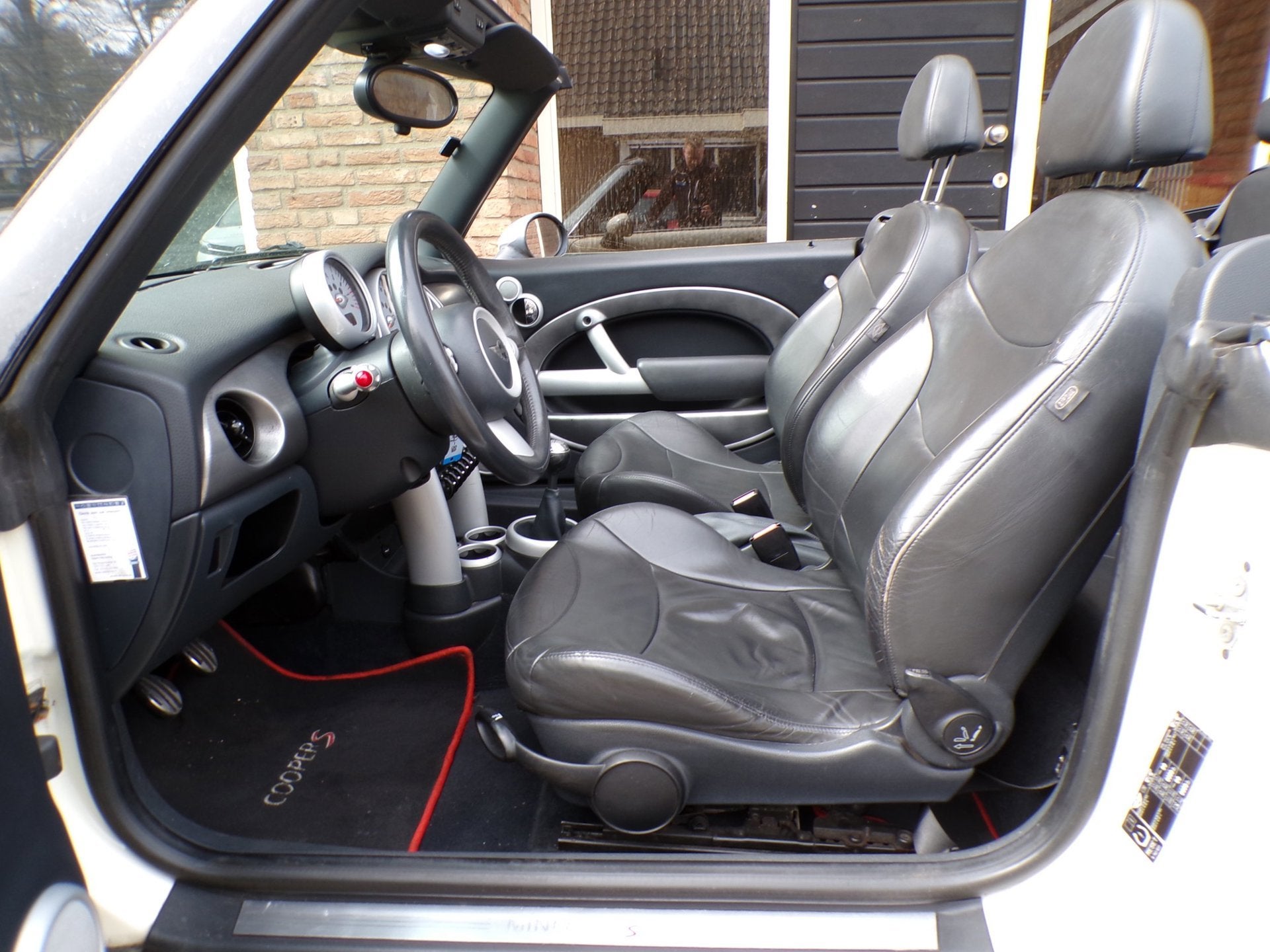 Mini Mini Cabrio 1.6 Cooper S Chili Leder / Navi, Auto's, Voorwielaandrijving, Dealer onderhouden, Gebruikt, Zwart