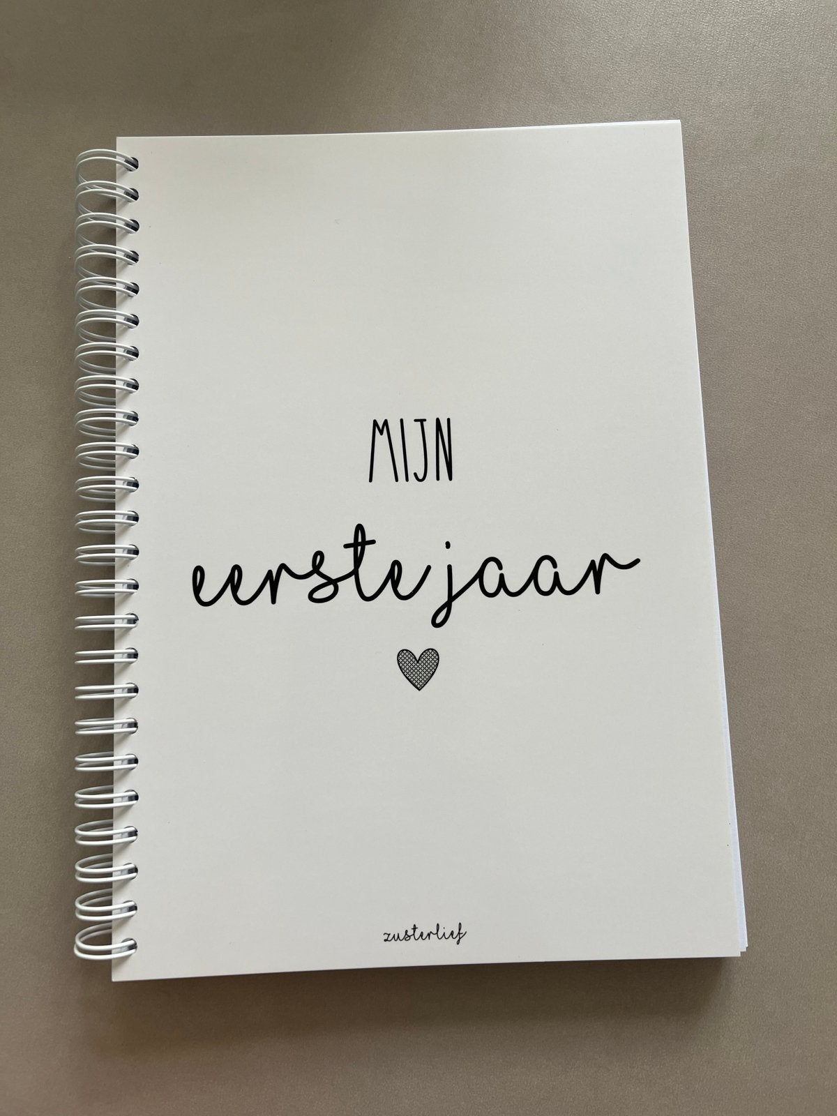 Mijn Eerste Jaar Babyboek - Zusterlief, Ophalen of Verzenden, Nieuw