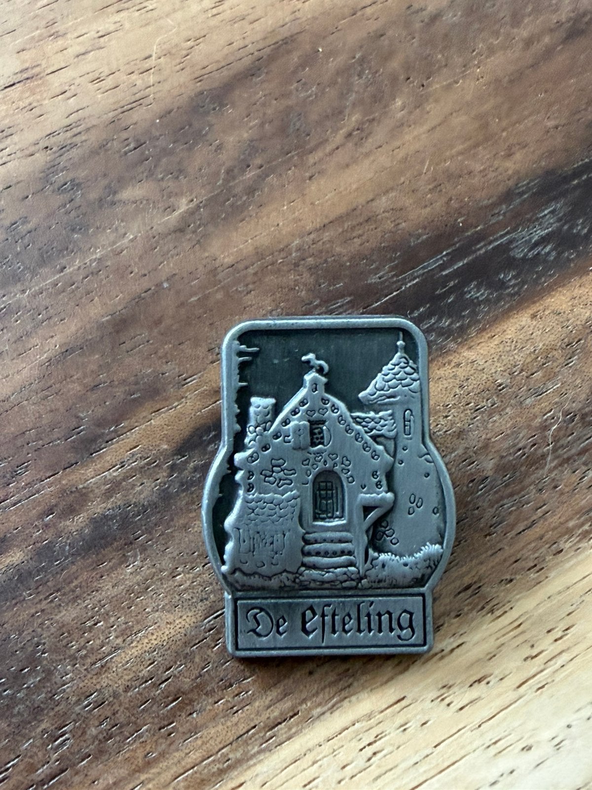 Efteling pin nostalgie meisje met de Zwavelstokjes, Ophalen of Verzenden, Zo goed als nieuw