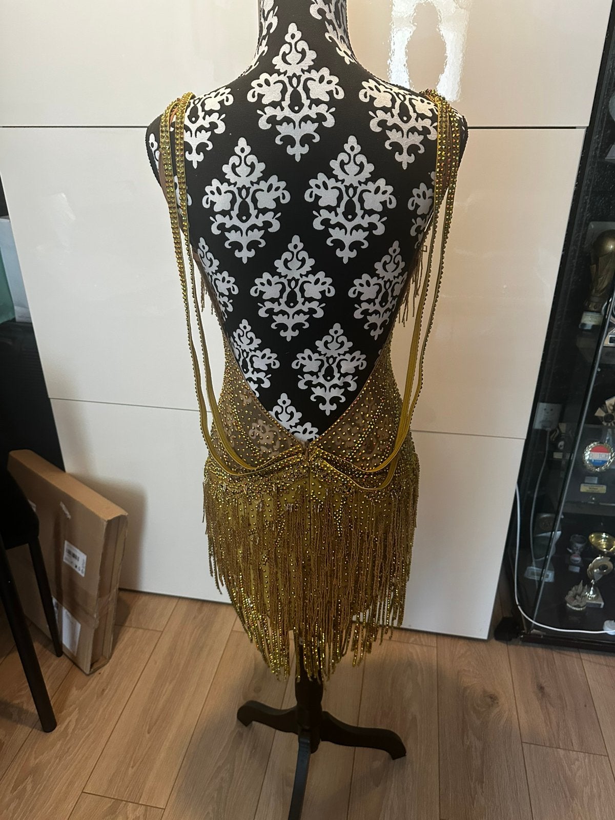 Gouden Dansjurk met Franjes en Kralen, Kleding | Dames, Jurken, Maat 42/44 (L), Nieuw, Ophalen of Verzenden, Boven de knie