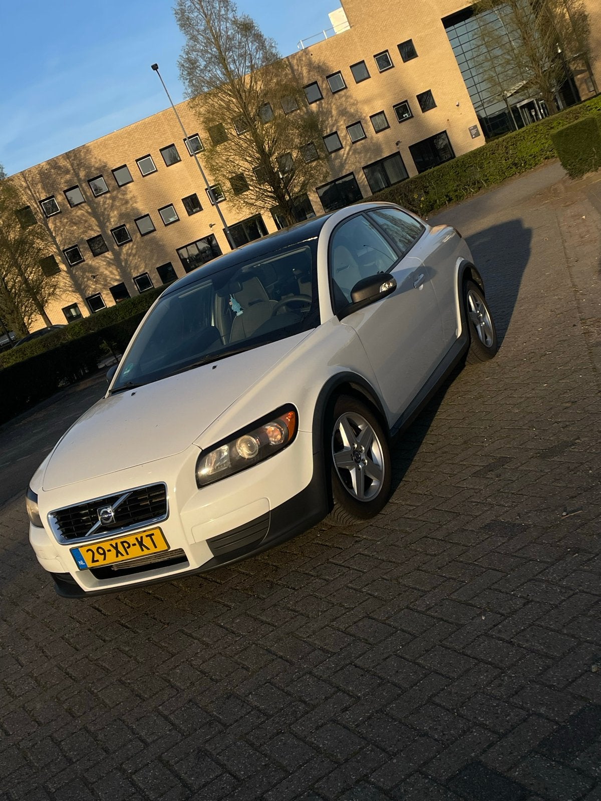 Volvo C30 1.6 2007 Wit, Auto's, Voorwielaandrijving, 1596 cc, 4 cilinders, 4 stoelen