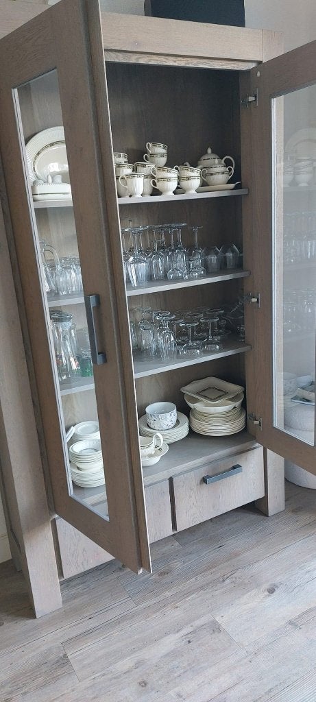 Nette kast met glas, Huis en Inrichting, Ophalen, Met plank(en), Gebruikt, 100 tot 150 cm