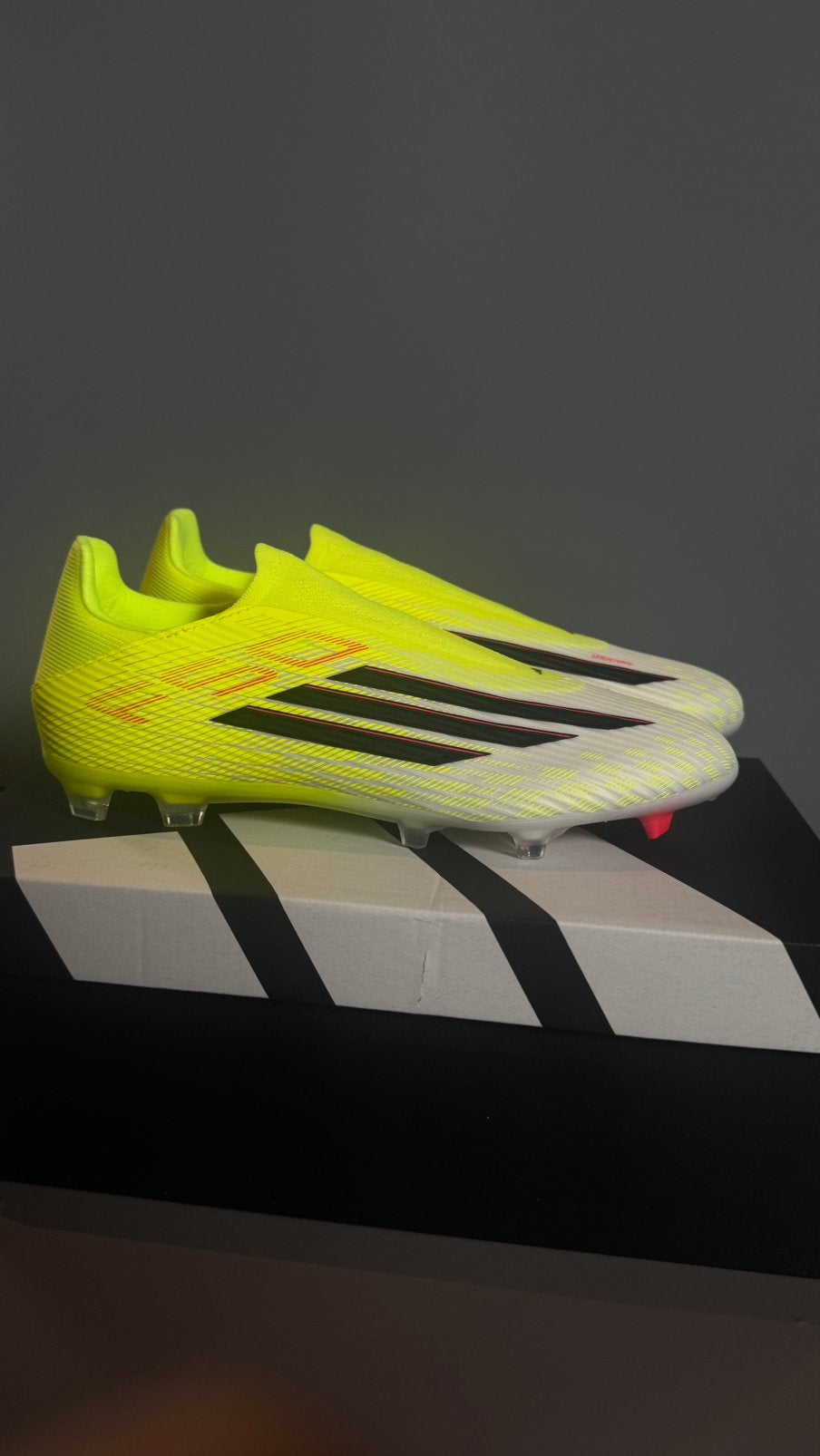 Adidas F50 Mismatch Paar Nieuw – Links 44, Rechts 42, Maat XS of kleiner, Ophalen of Verzenden, Nieuw, Shirt