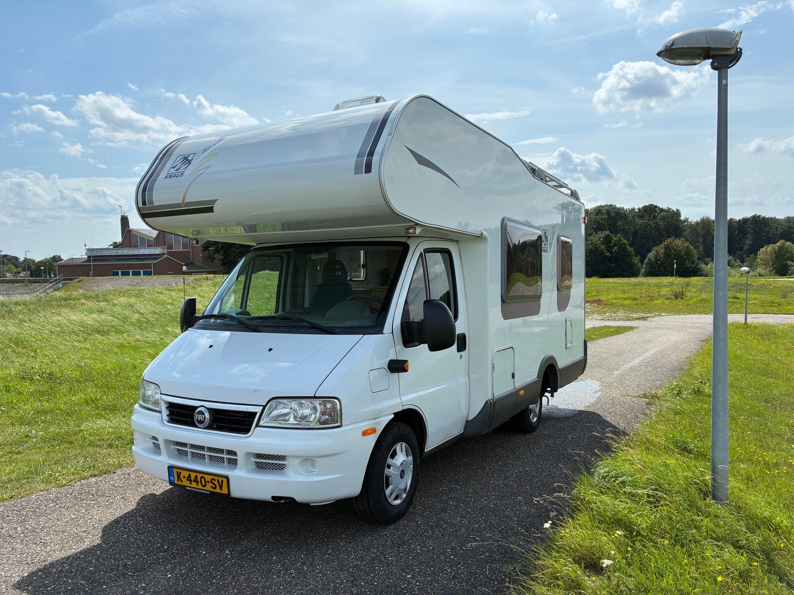 Knaus Sun Traveller 6 persoons gezins camper met stapelbed, Caravans en Kamperen, Campers, Alkoof, Ringverwarming, Reservewiel