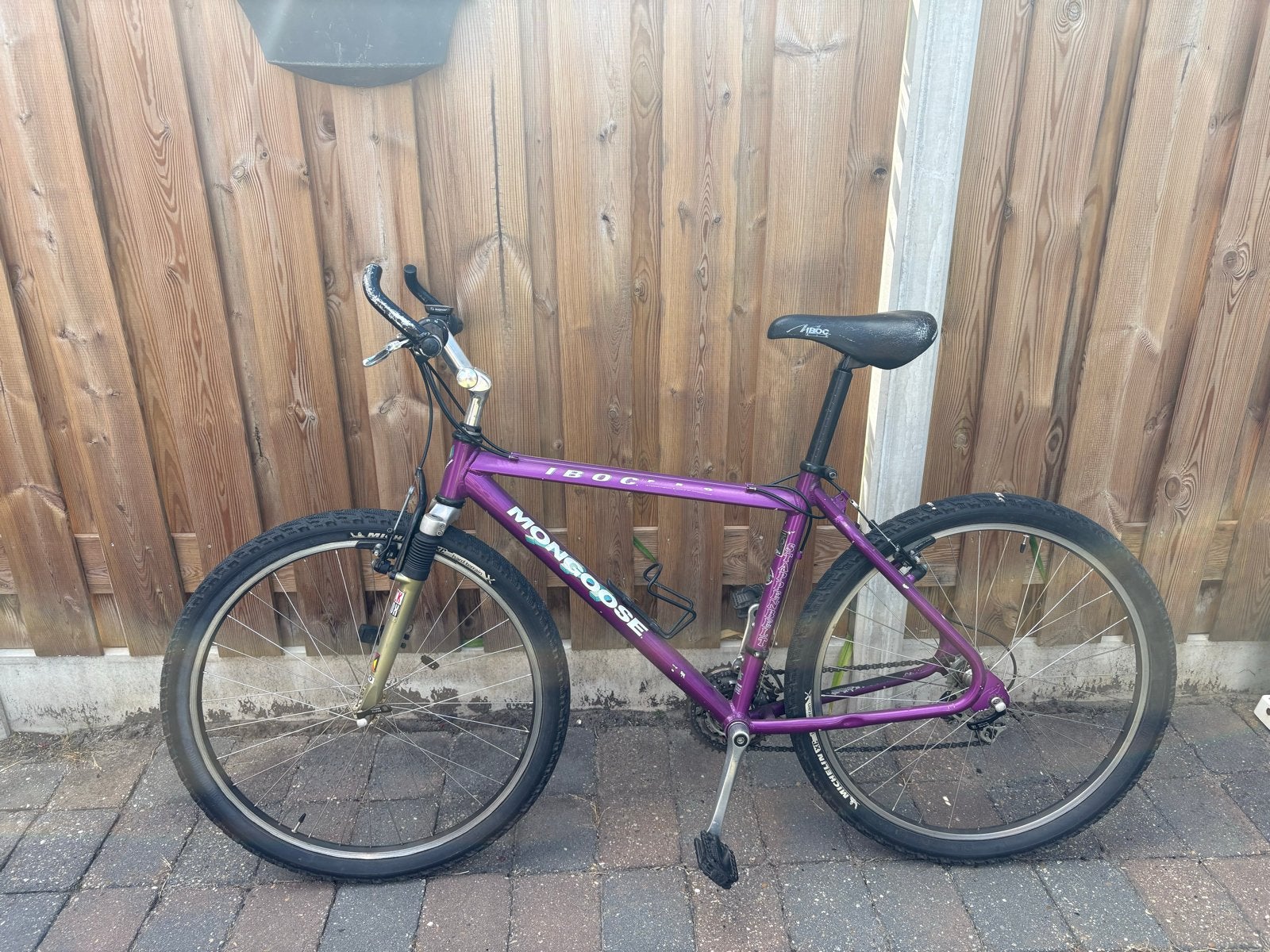 Mongoose  mountainbike - paars,, Fietsen en Brommers, Fietsen | Mountainbikes en ATB, Gebruikt, 45 tot 49 cm, Geen vering, Ophalen