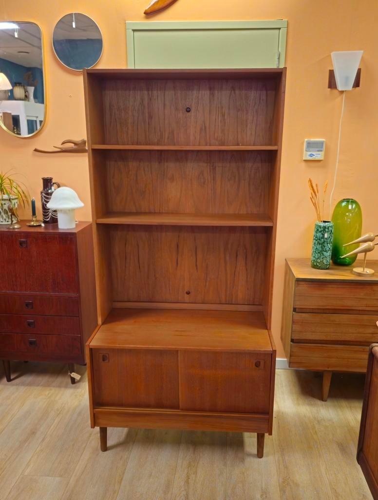 Vintage Deens Teak Highboard Boekenkast Schuifdeuren Kast, Ophalen, Deens design, Vintage, Mid-century modern, 50 tot 100 cm, Onbekend
