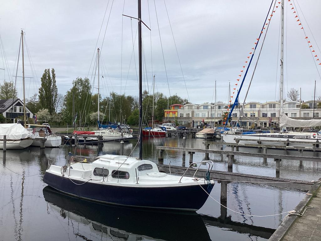 Friendship 23 kajuitzeiljacht met ligplaats in Lemmer, Ophalen, Gebruikt, Tourjacht of Cruiser, 6 tot 9 meter