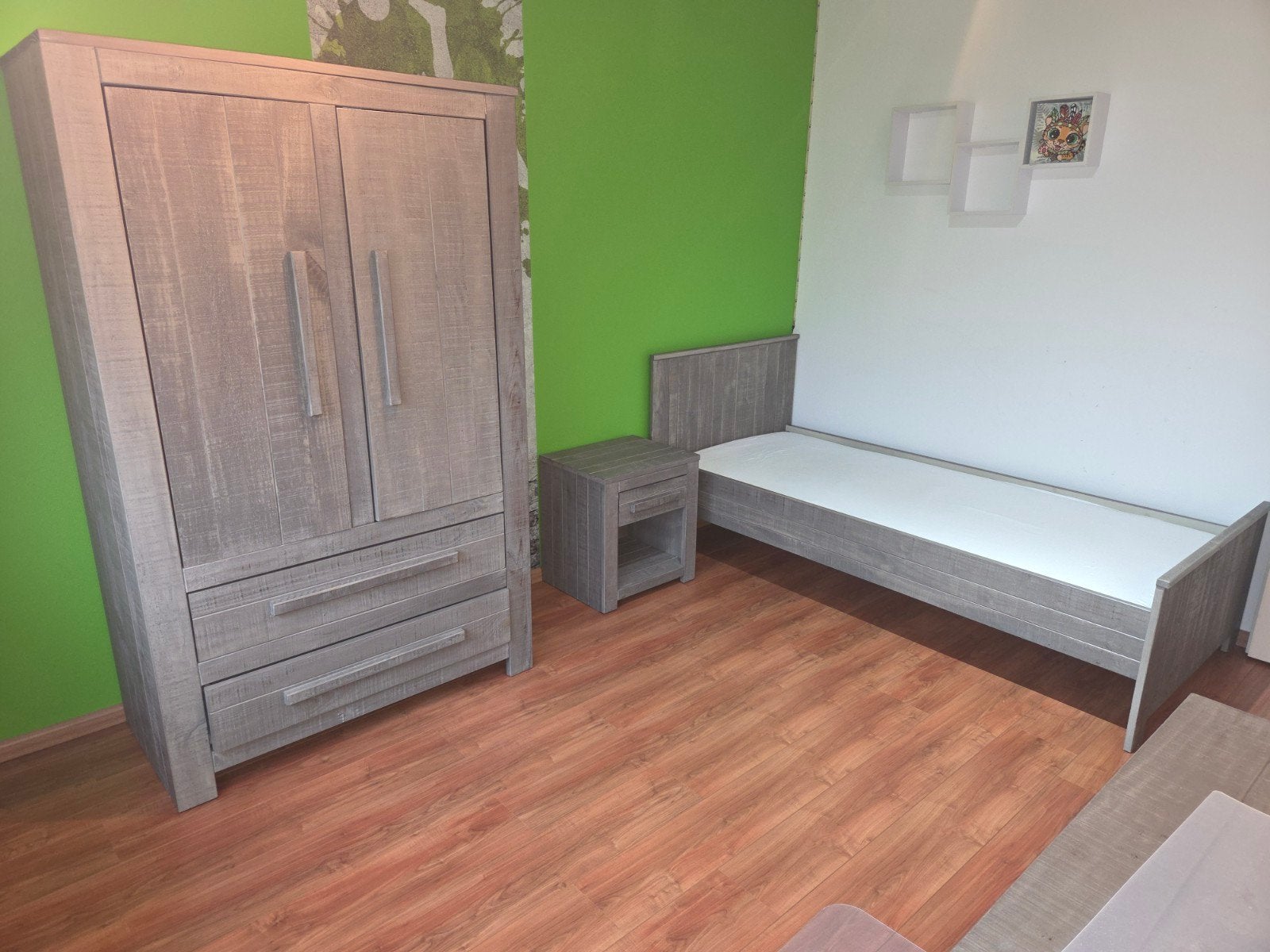 Complete kinderkamer : bed, kledingkast, nachtkastje, bure, Ophalen, Gebruikt, Jongetje of Meisje