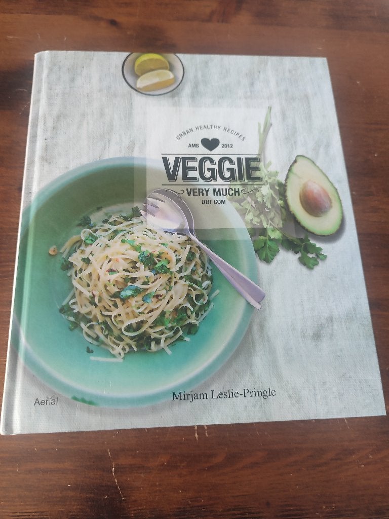 Kookboek Veggie Very Much te koop! ZGAN, Ophalen of Verzenden, Zo goed als nieuw