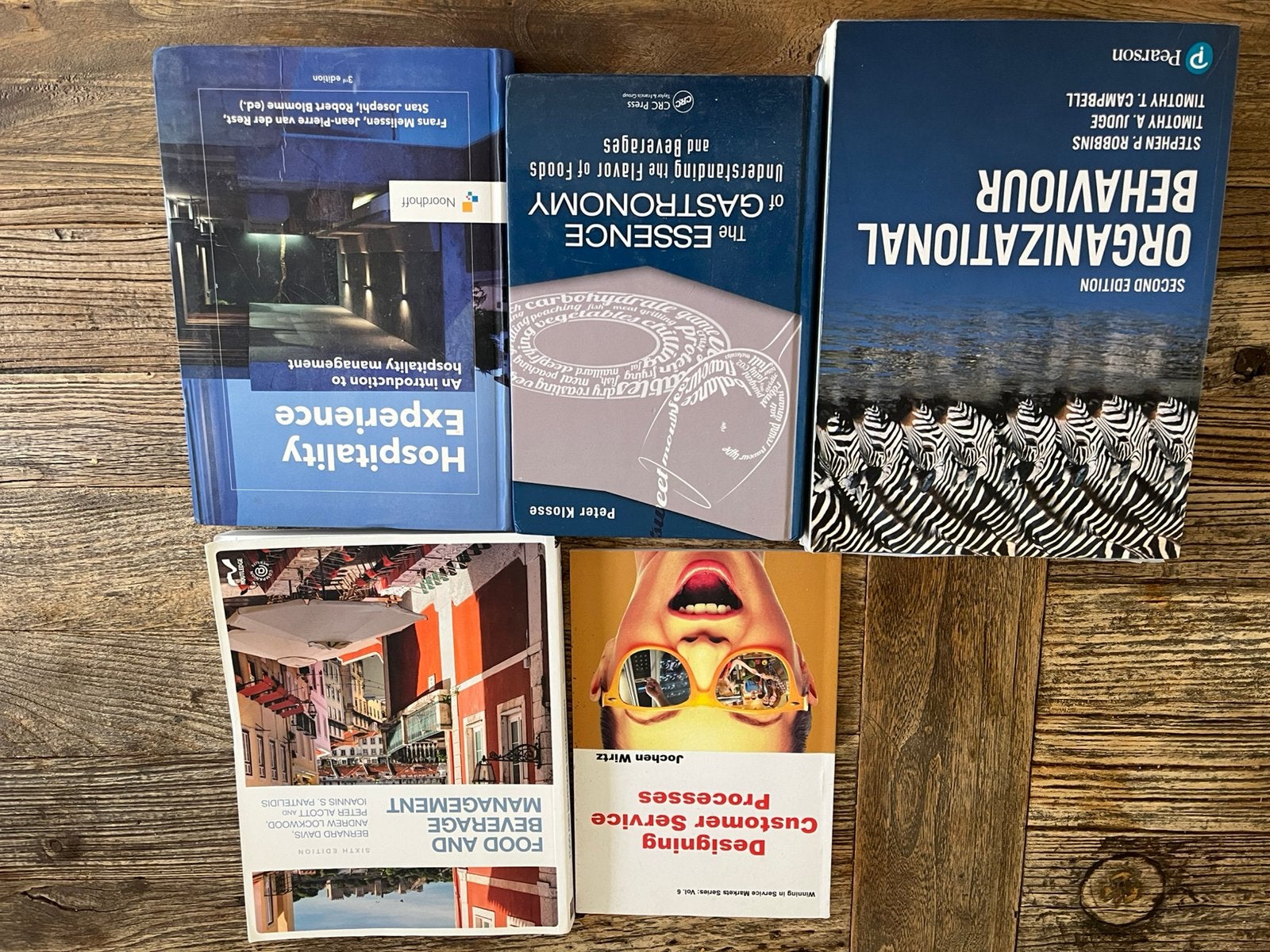 Studieboeken Hotelschool Maastricht | Eerste jaars, Boeken, Ophalen, Alpha, Gelezen, HBO