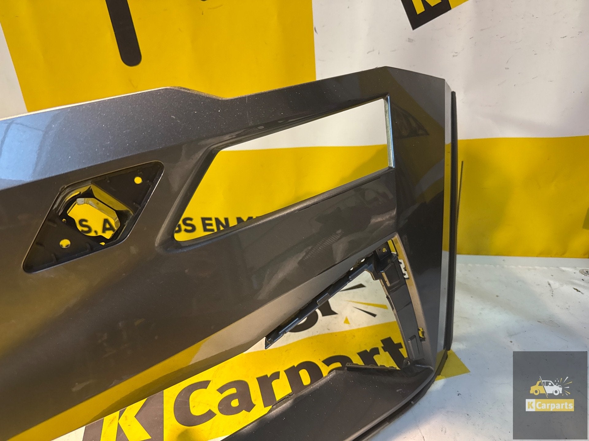 SKODA KAROQ VOORBUMPER Origineel 57A807221, Info@fabrikant.eu, Ophalen of Verzenden, Skoda, Bumper