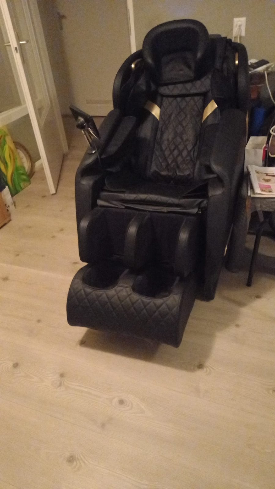 Luxe Massagefauteuil - Zwart met Goudaccenten, Zwart, Leer, Ophalen of Verzenden, Zo goed als nieuw