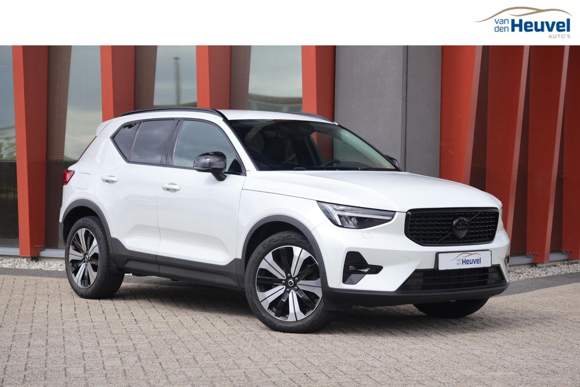 Volvo XC40 T5 Recharge Plus Dark | Stoelverwarming | Trekhaa, Auto's, Dealer onderhouden, Met garantie (alle), Wit, Hybride Elektrisch/Benzine