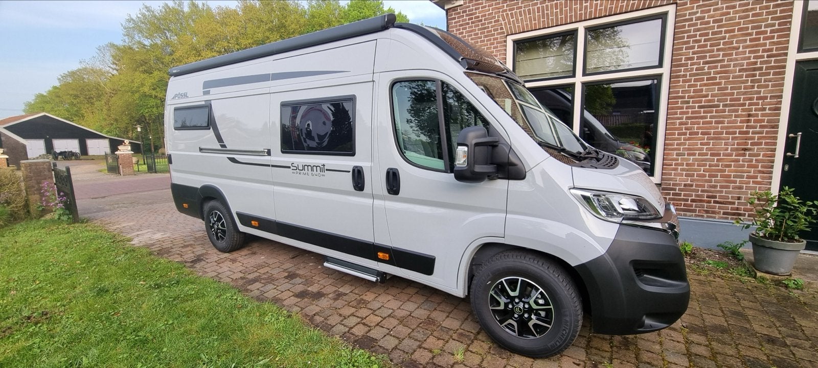 Pössl Summit Prime 640 Buscamper - Luxe en Compact, Caravans en Kamperen, Campers, Ringverwarming, Pössl, Bedrijf, Tot en met 3