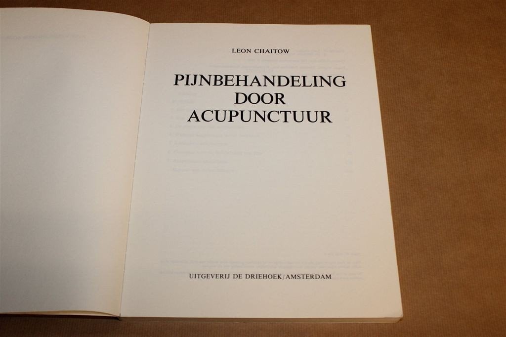 Pijnbehandeling door Acupunctuur — Chaitow 1980, Ophalen of Verzenden, Gelezen