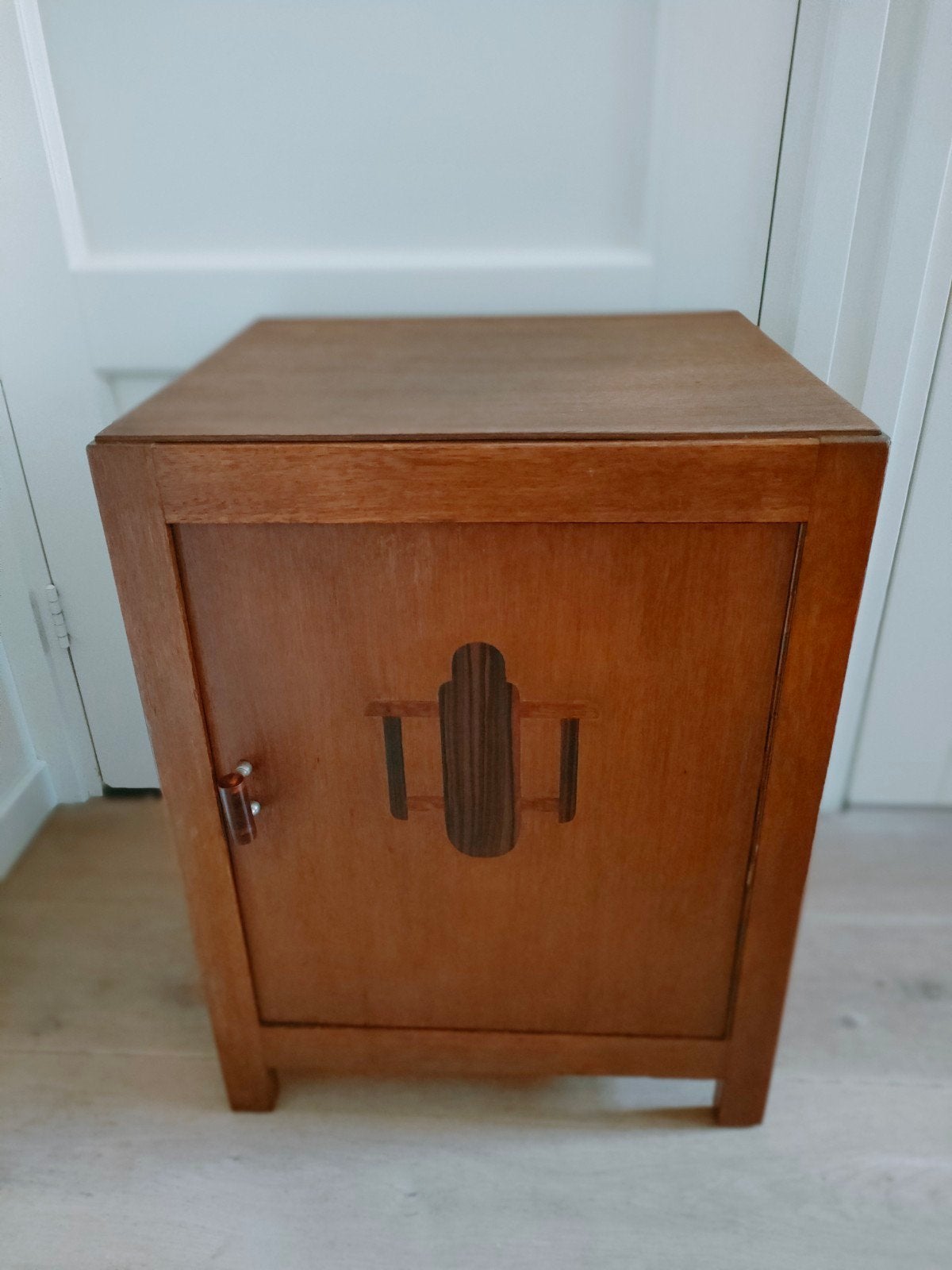 art deco nachtkastje Amsterdamse school stijl vintage kastje, Ophalen
