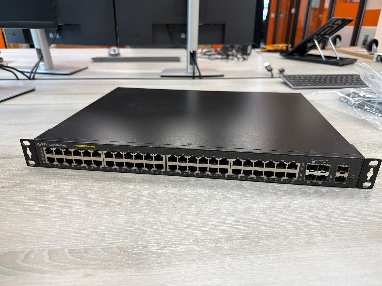 Zyxel GS1920-48HP PoE Switch - 48 poorten, Computers en Software, Ophalen of Verzenden, Gebruikt