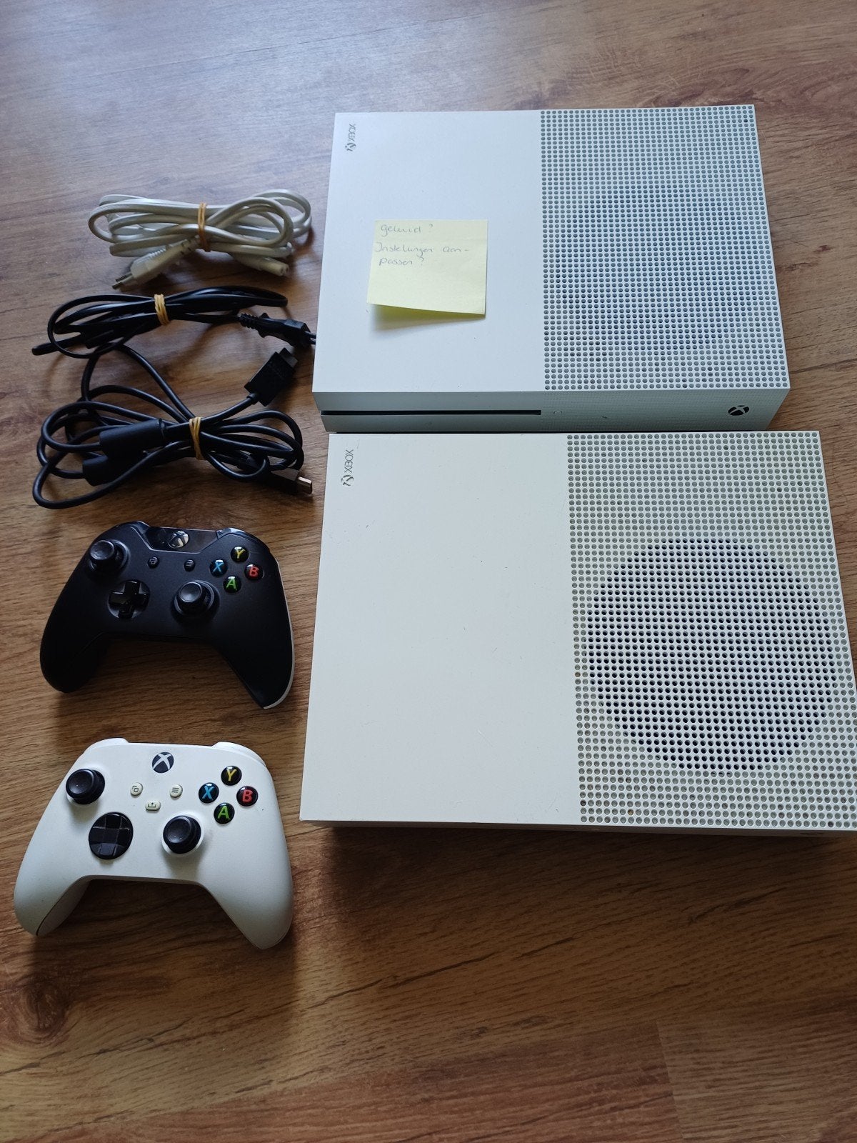 2 consoles xbox One S met 2 controllers en kabels, Ophalen, Met 2 controllers, Xbox One S, 500 GB