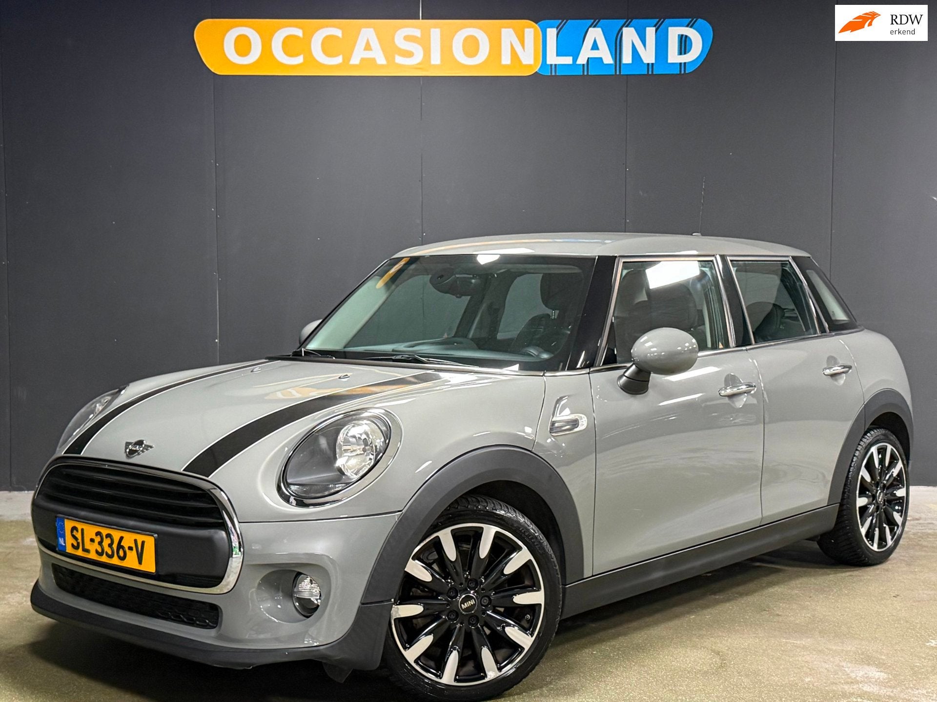 Mini 5-Deurs 1.5 One Pepper|NAP|SFEER|CRUISE|CARPLAY|BLUETOO, Auto's, Mini, Dealer onderhouden, Leder en Stof, Bedrijf, 3 cilinders