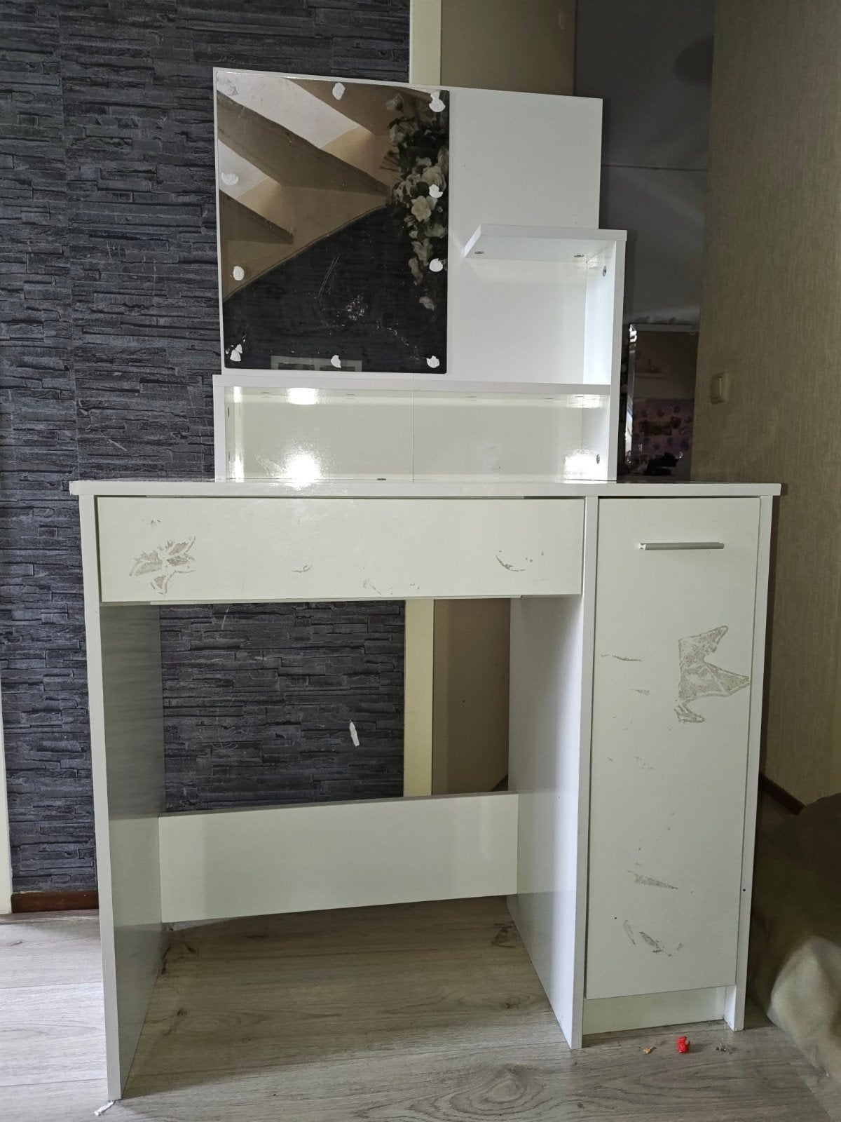 Witte make-up tafel met spiegel en opbergruimte, Ophalen, Gebruikt, 100 tot 150 cm, 50 tot 100 cm