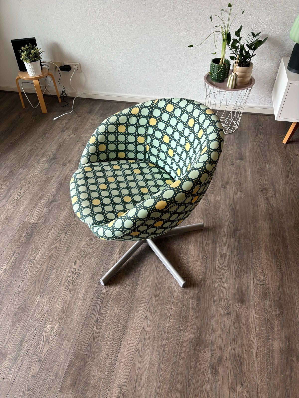 2 IKEA SKRUVSTA draaistoelen - groen/geel geometrisch, Ophalen, Gebruikt, Twee, Overige kleuren