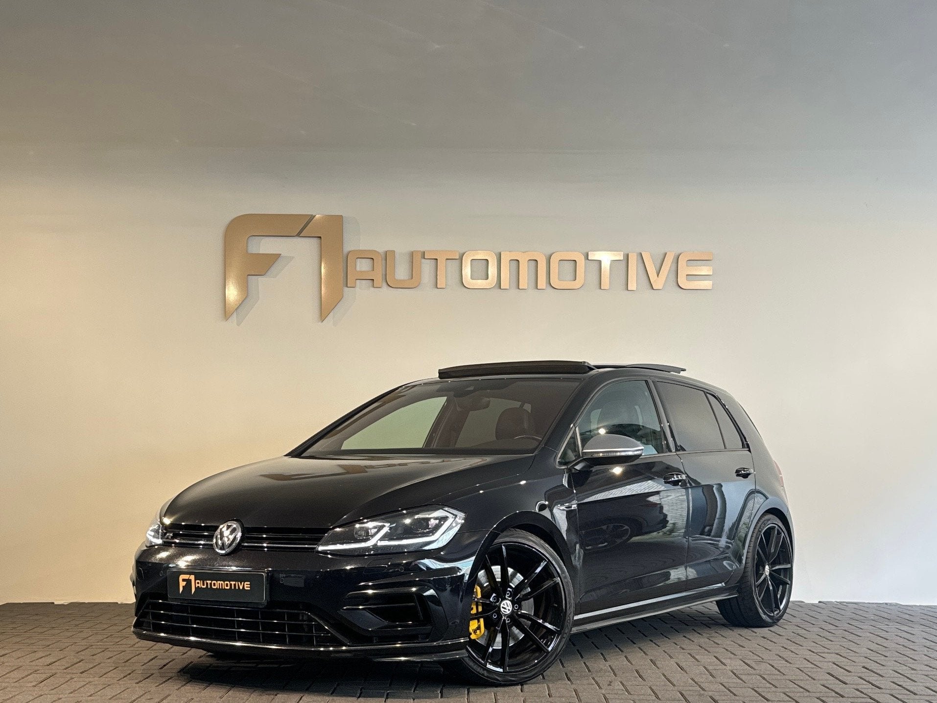 Volkswagen Golf 2.0 TSI 4Motion R Pano|Dynaudio|BlindSpot|AC, Automaat, Gebruikt, Euro 6, 4 cilinders