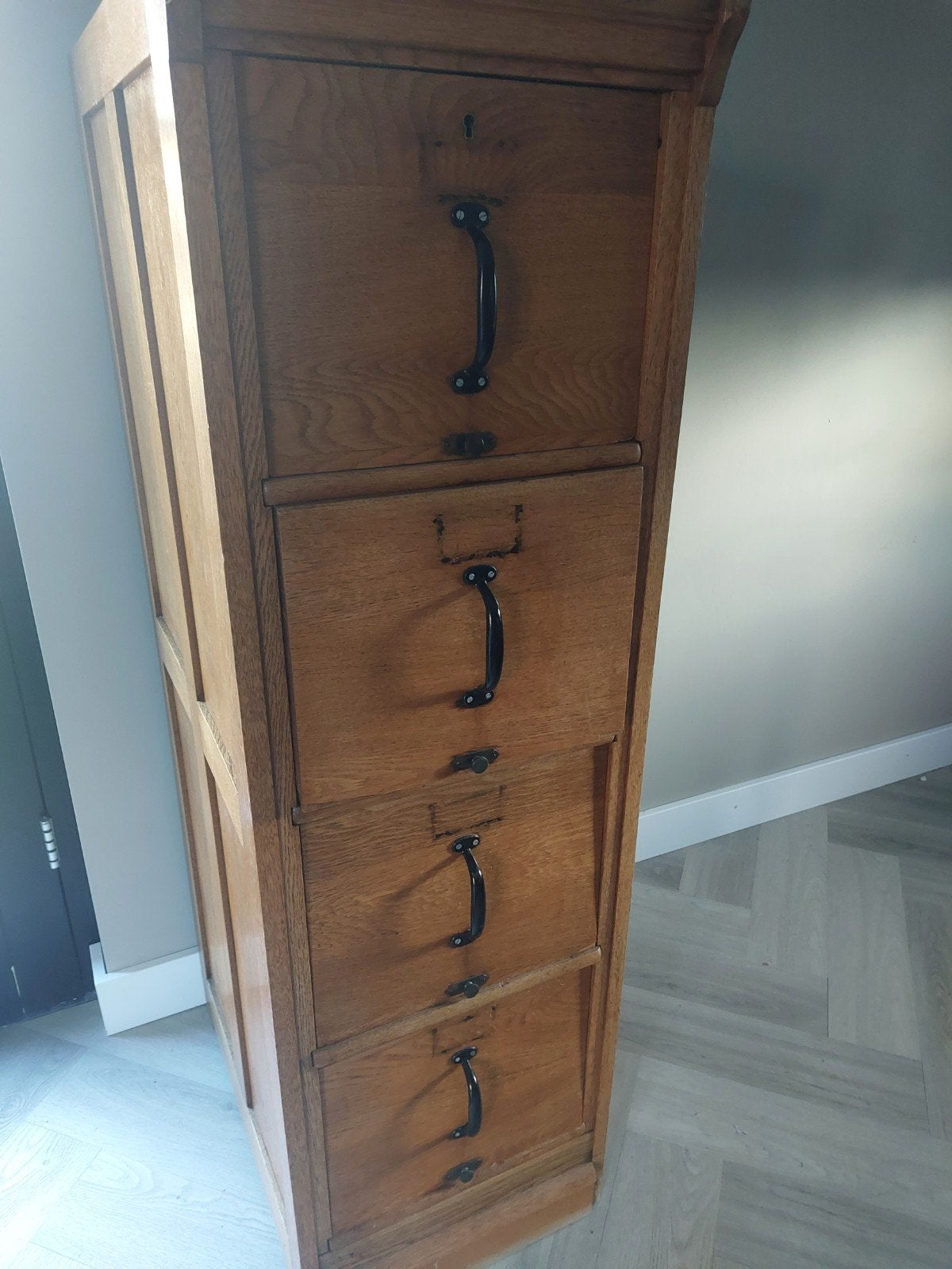 Antieke archieven kast, Ophalen
