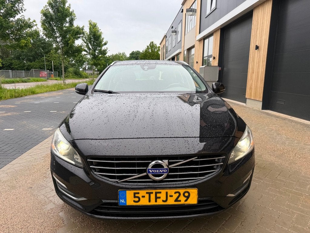 Volvo V60 2.4 D6 AWD Plug-In Hybrid Summum (bj 2013) XENON|L, Automaat, Zwart, Zwart, Vierwielaandrijving
