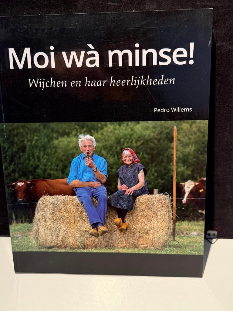 Moi wa minse Boek met lokale verhalen en foto's - beschadigd, Ophalen of Verzenden, Gelezen