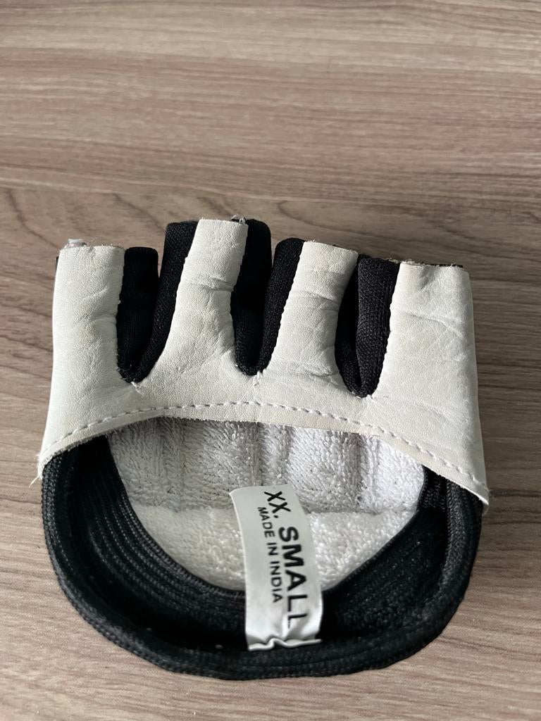 Brabo Hockeyhandschoen XXS, Ophalen of Verzenden, Zo goed als nieuw, Overige typen