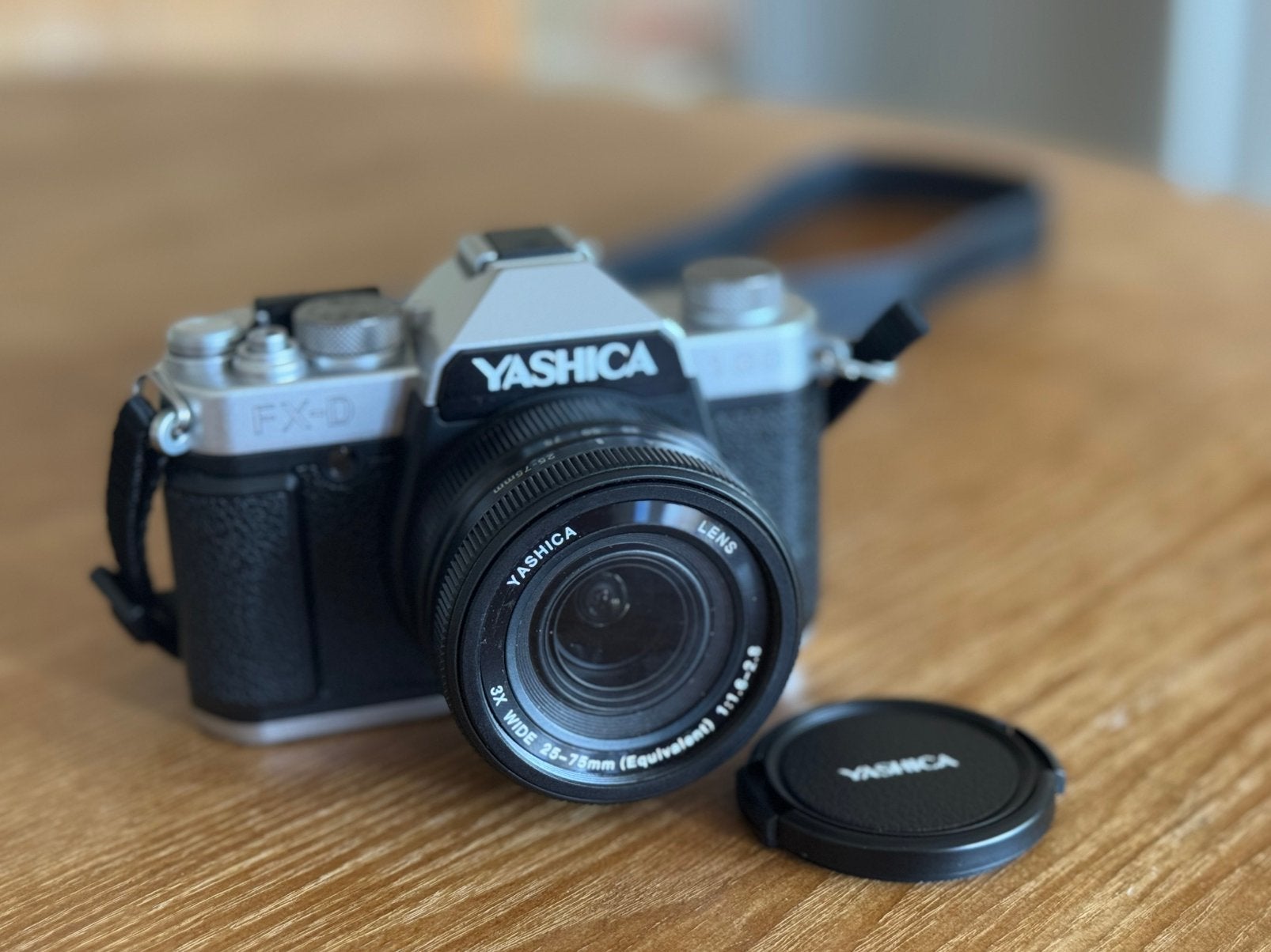 YASHICA FX-D 100, Ophalen of Verzenden, Zo goed als nieuw, Overige Merken, Minder dan 4 keer