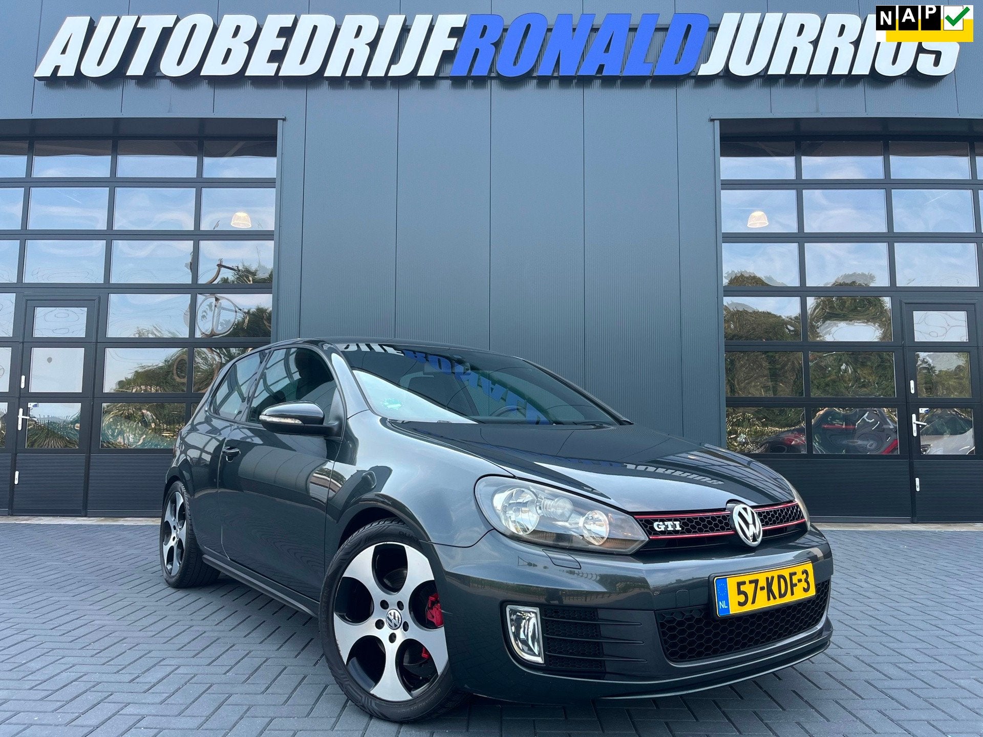 Volkswagen Golf 2.0 GTI NLAuto/2De Eigenaar/Climatronic/Navi, Auto's, Voorwielaandrijving, Euro 5, Gebruikt, Zwart