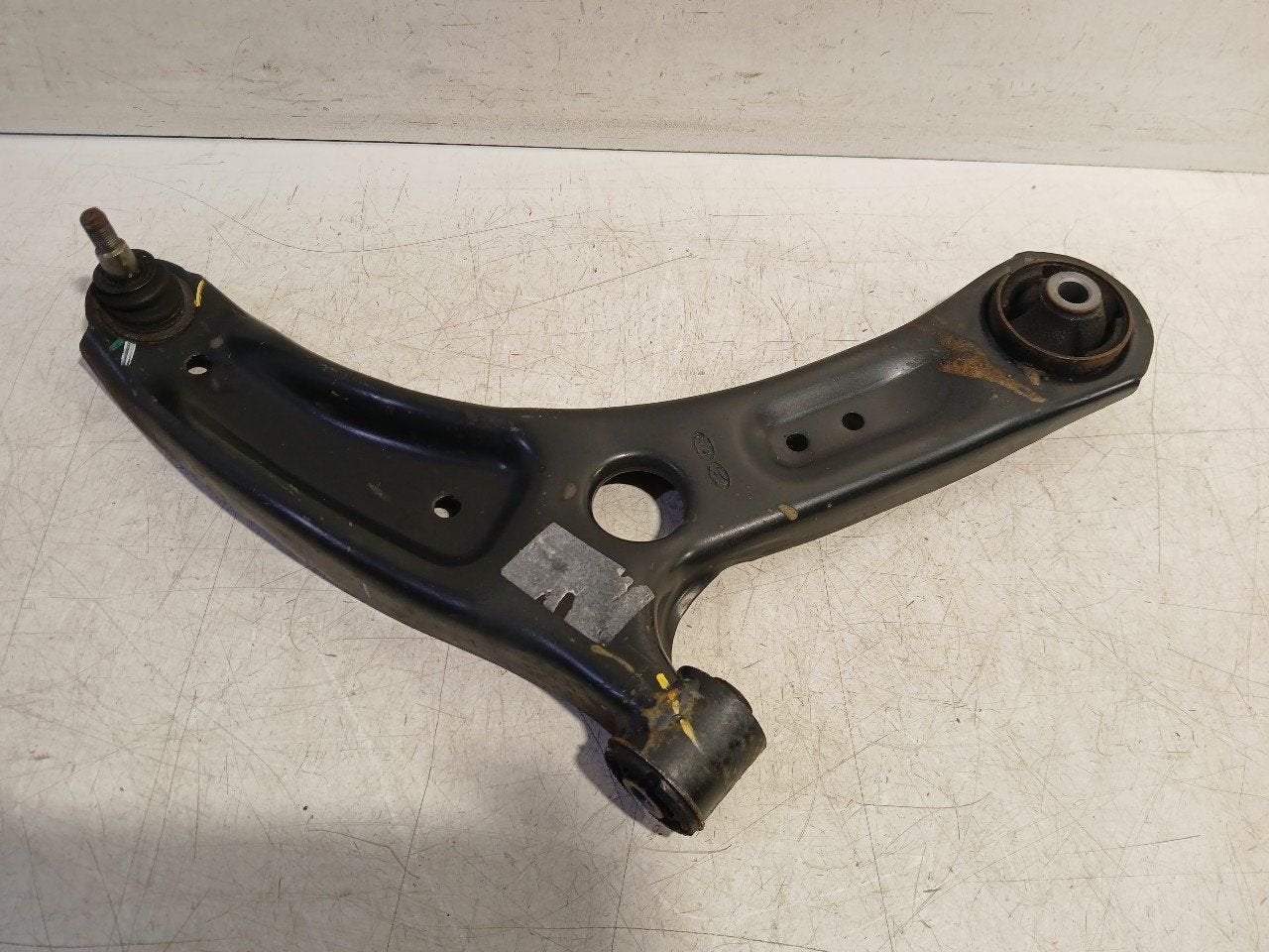 Draagarm rechts voor Hyundai i20, Onderdelen@venauto.nl, Van der Ven Autorecycling B.V., Gebruikt, Ettenseweg 76, 4706 PB Roosendaal, The Netherlands