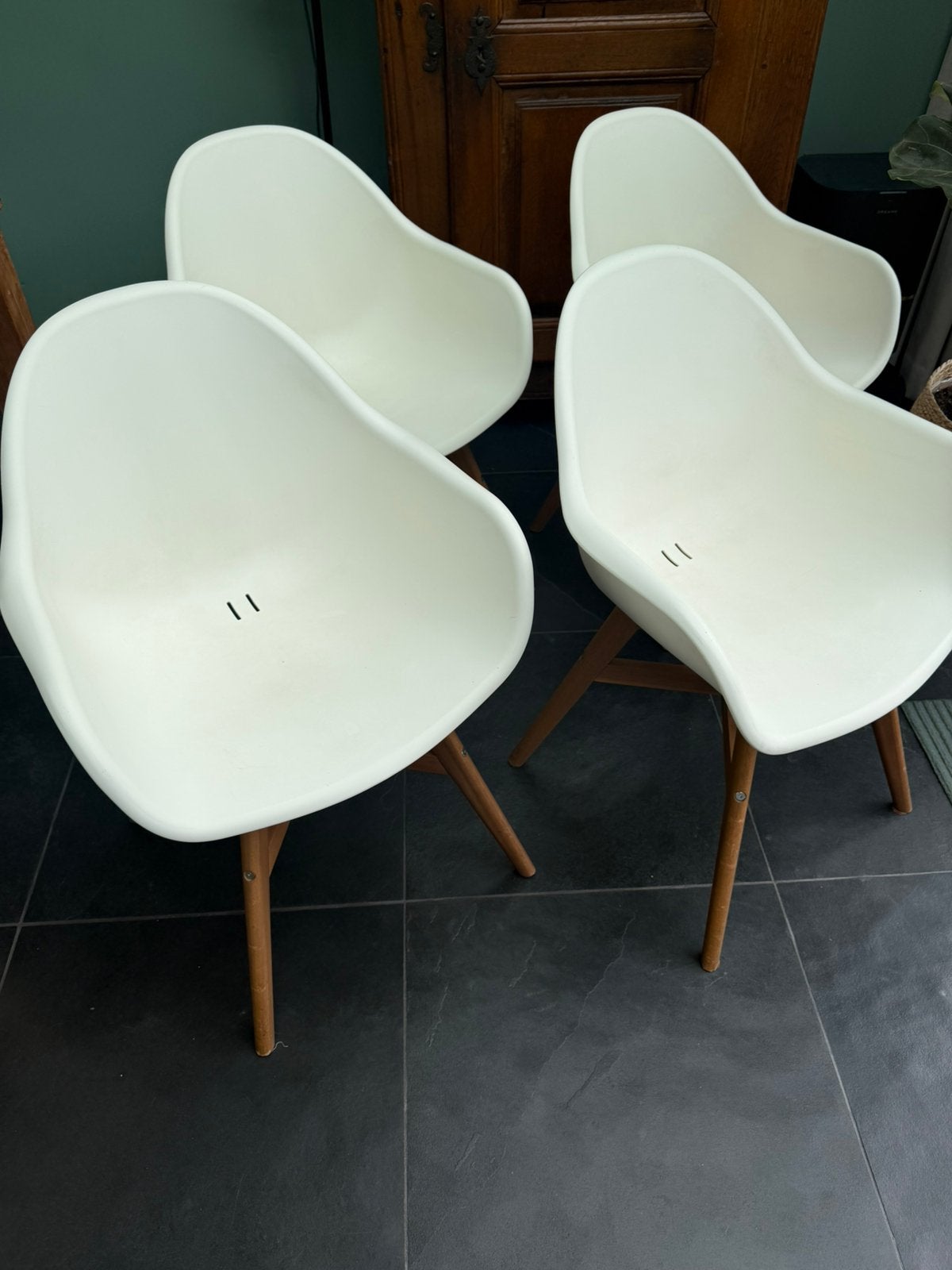 4x Ikea Fanbyn kuipstoel / eetkamerstoel / kunststof, Huis en Inrichting, Ophalen, Kunststof, Gebruikt, Wit