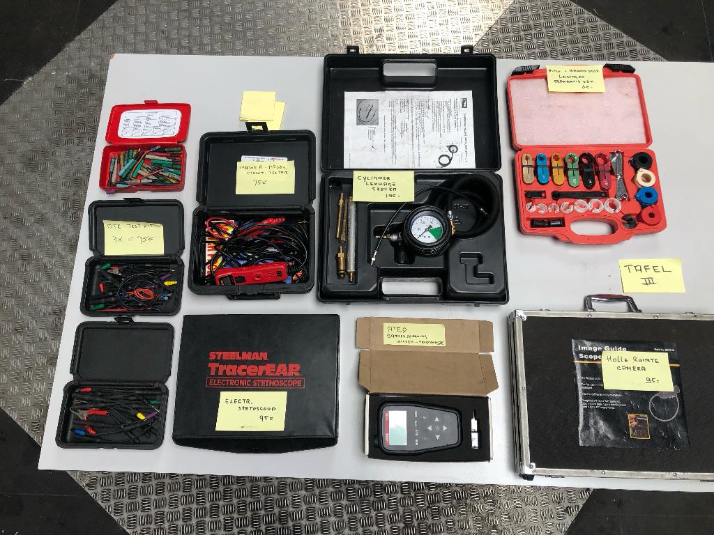 Divers gereedschap voor bv garage (tafel 3), Auto diversen, Autogereedschap, Ophalen, Gebruikt