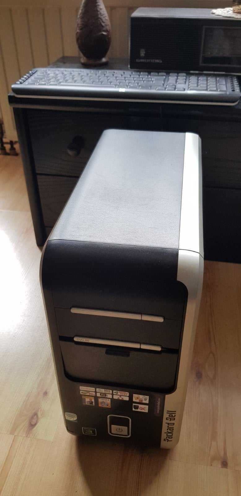 Packard Bell Desktop PC - Intel Core 2 Duo, 4GB RAM, Computers en Software, Desktop Pc's, Ophalen, Gebruikt, 2 tot 3 Ghz, 512 GB