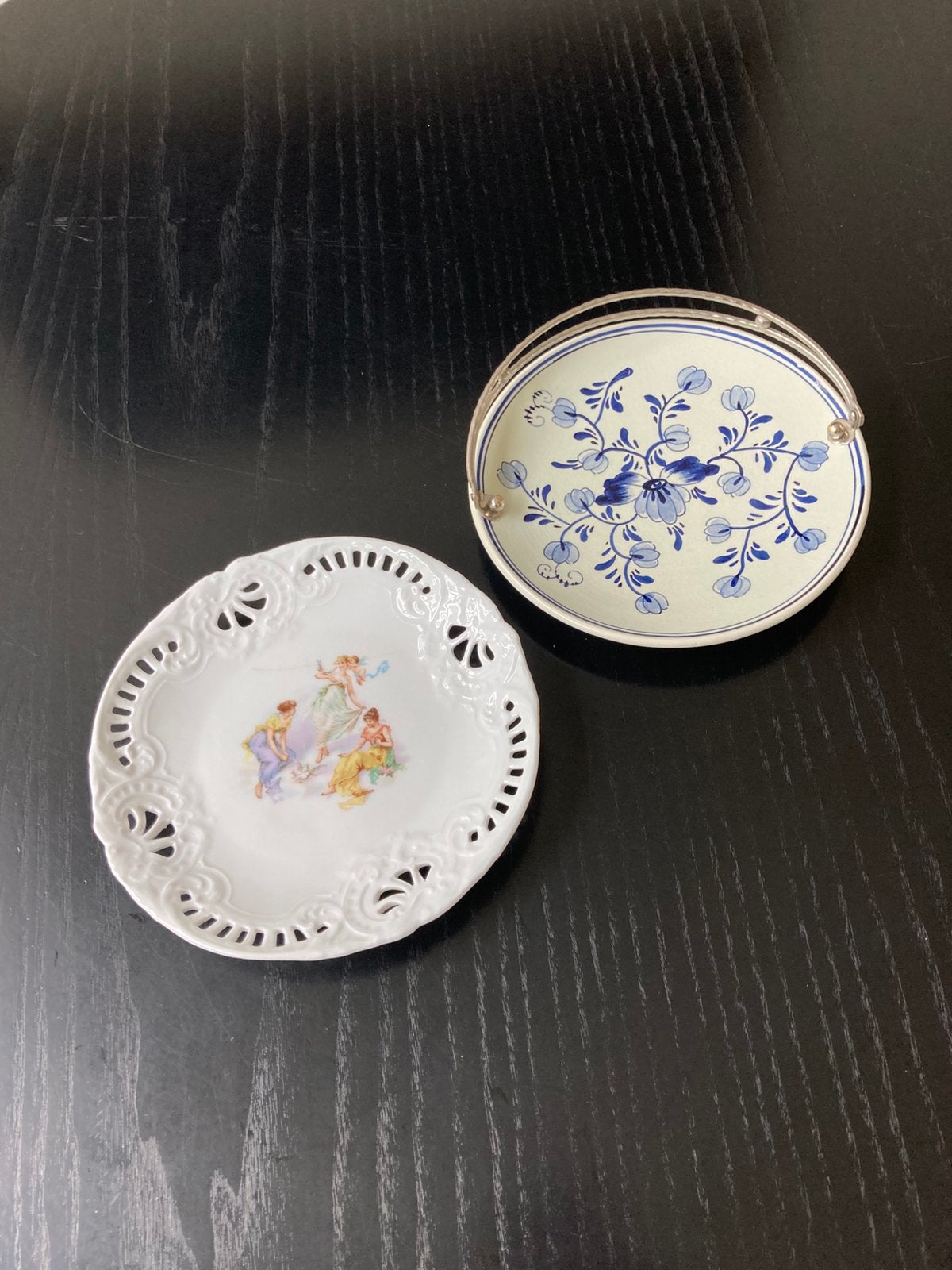 Delfts blauw schaaltje en porseleinen sierbordje, Ophalen of Verzenden