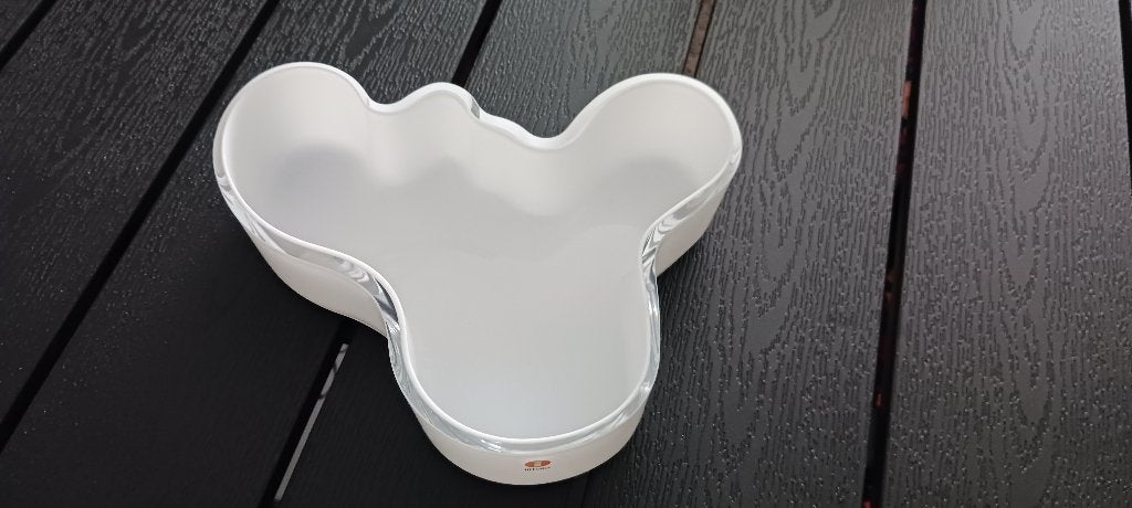 Iittala Aalto Schaal Opaal wit 50x195 mm  NIEUWSTAAT, Huis en Inrichting, Schaal, Ophalen of Verzenden, Overige vormen, Glas