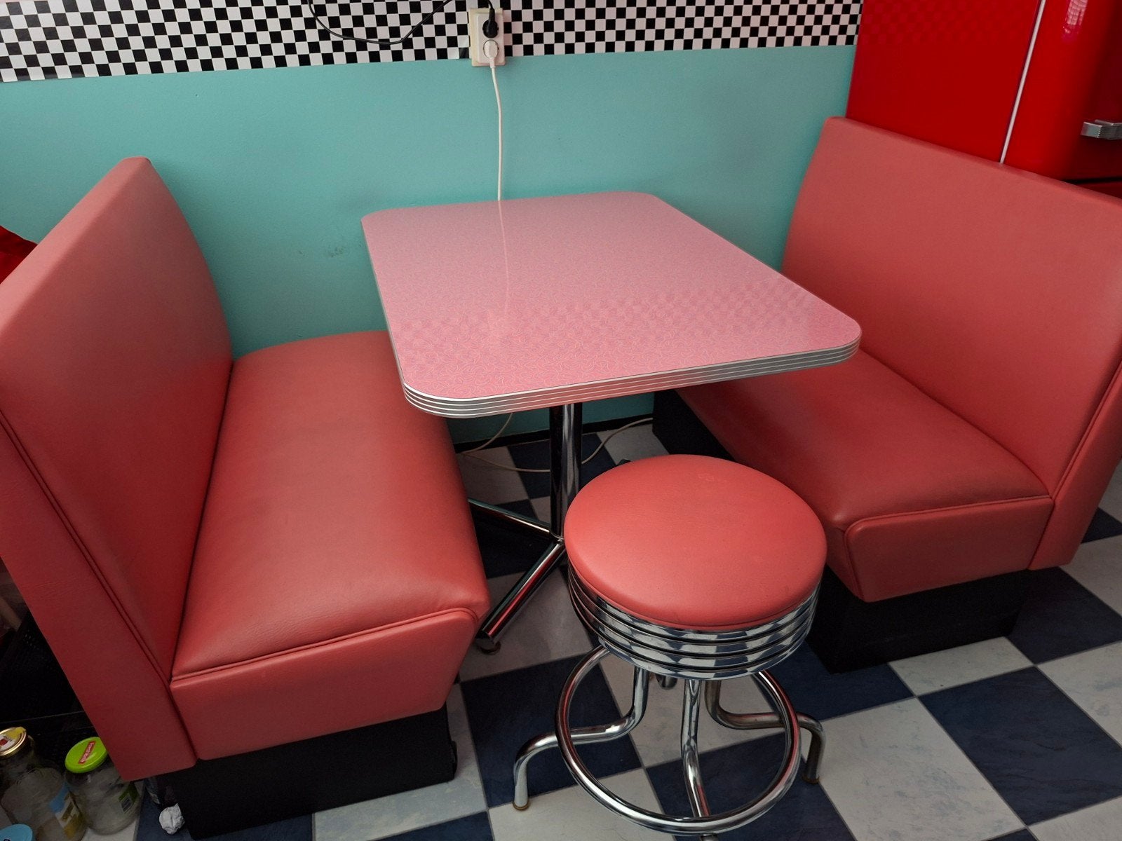 Retro Diner Set: Roze Tafel, Banken en Kruk, Ophalen, 100 tot 150 cm, Retro, Diner, Jaren '50, 50 tot 100 cm