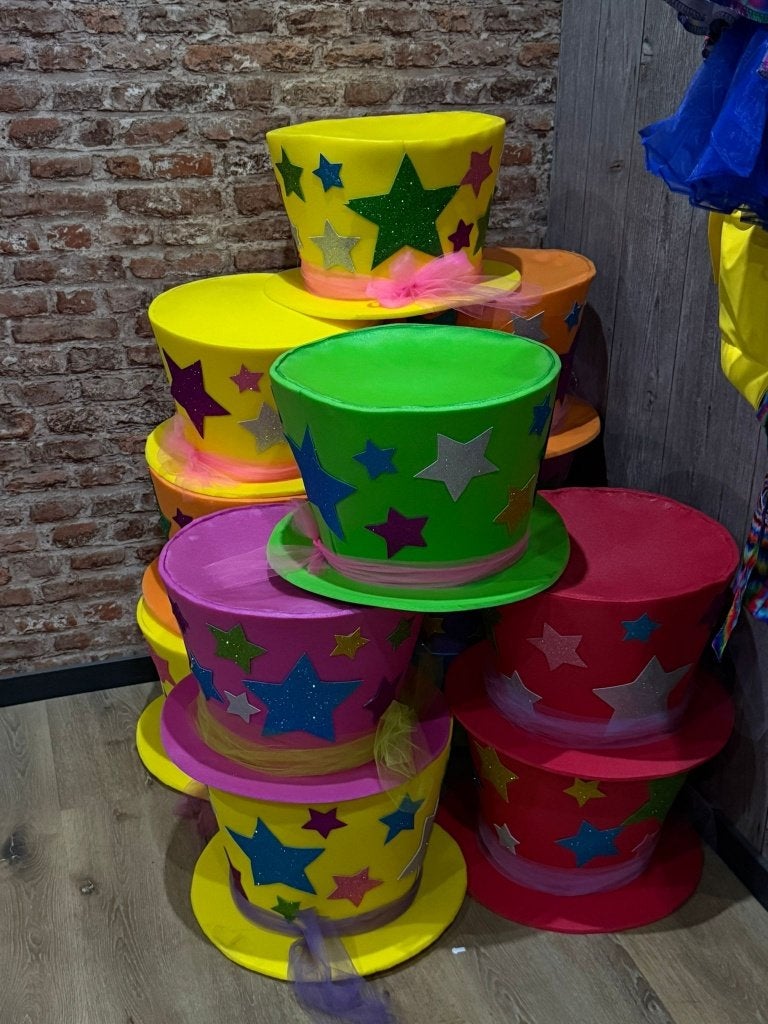 carnavalshoed  22 stuks, Ophalen, Zo goed als nieuw, Carnaval