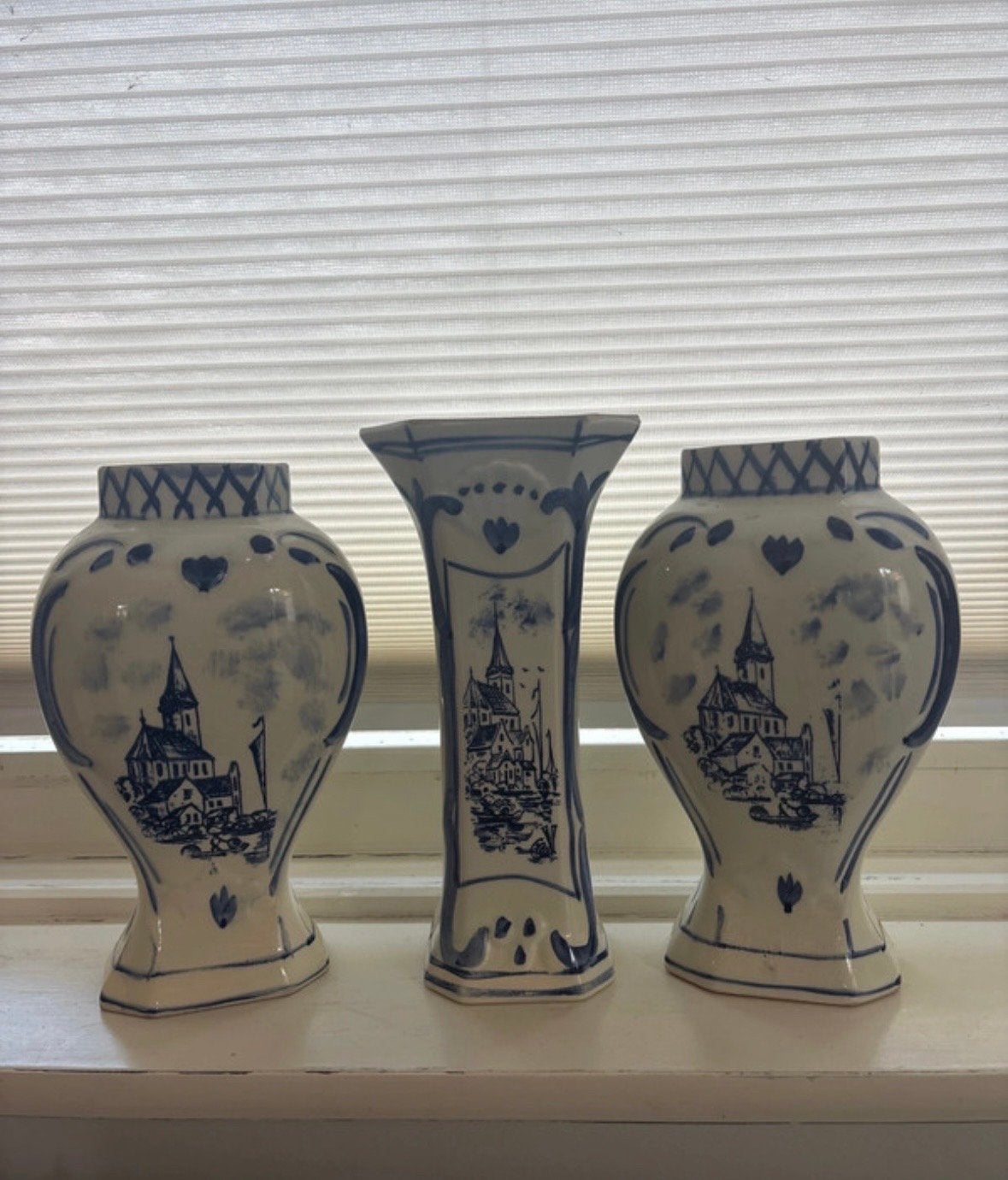 Set van 3 handgeschilderde Delfts Blauwe vazen, Antiek en Kunst, Ophalen of Verzenden