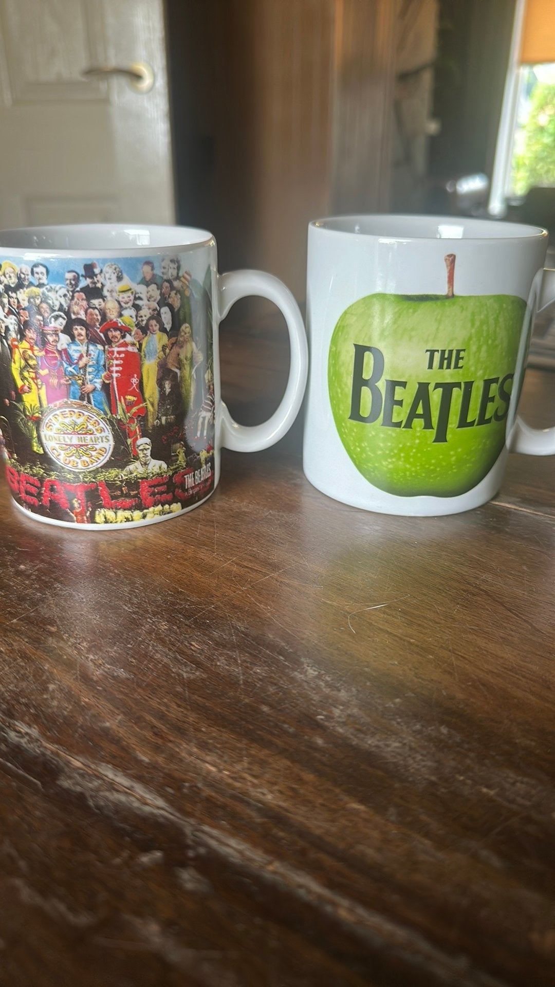 Beatles mokken, Ophalen of Verzenden, Zo goed als nieuw, Overige stijlen, Kop(pen) en/of Schotel(s)